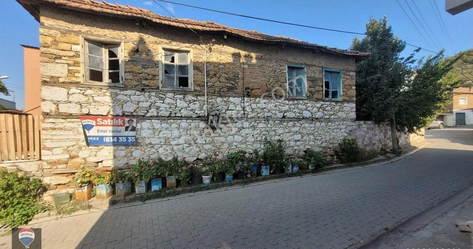 Kuşadası Kirazlı Satılık Yazlık KUŞADASI KİRAZLI KÖY MERKEZİNDE SATILIK KÖY EVİ