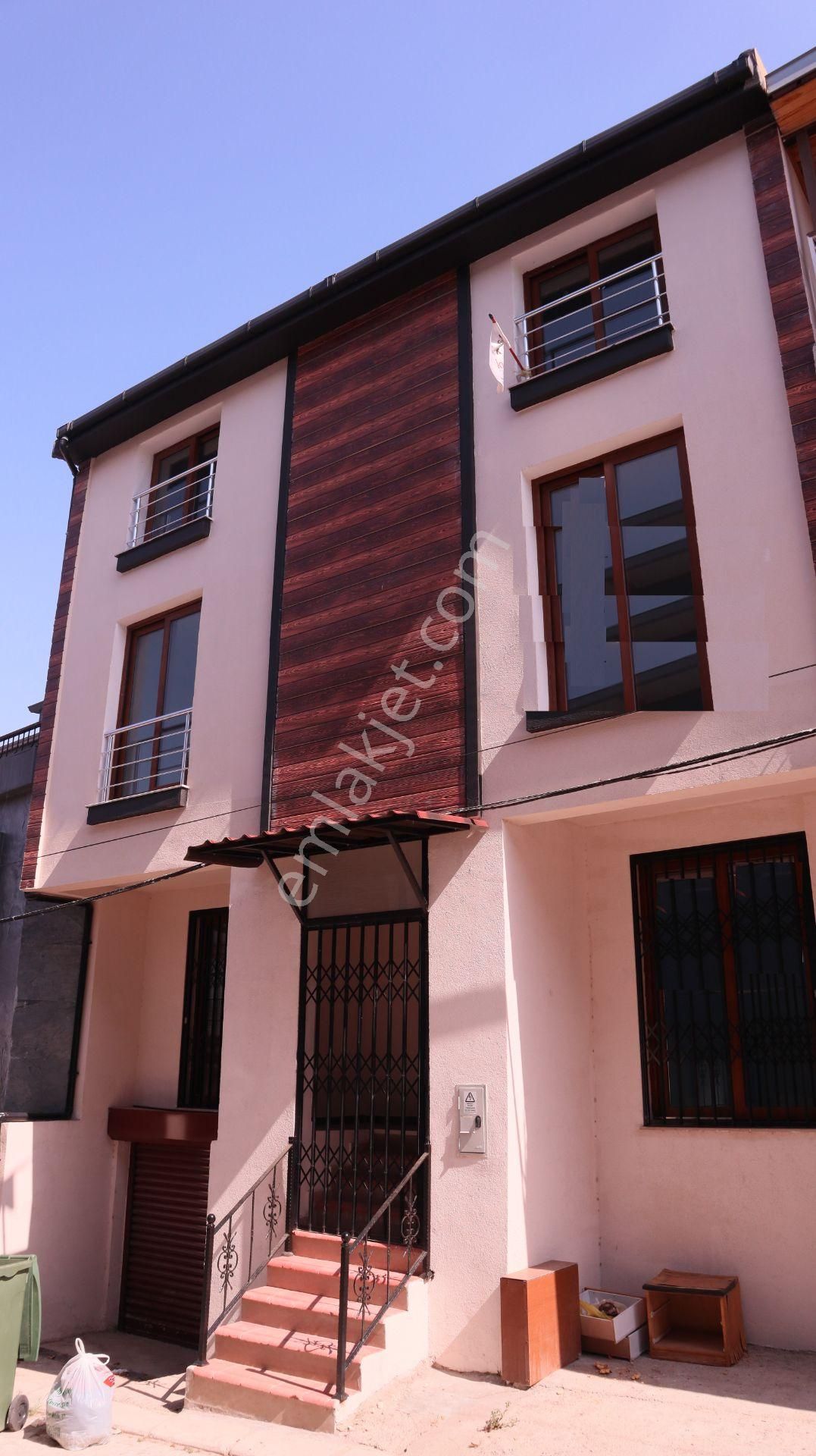 Balçova Korutürk Satılık Villa KORUTÜRK'TE 4+1 7 KATLI VİLLA