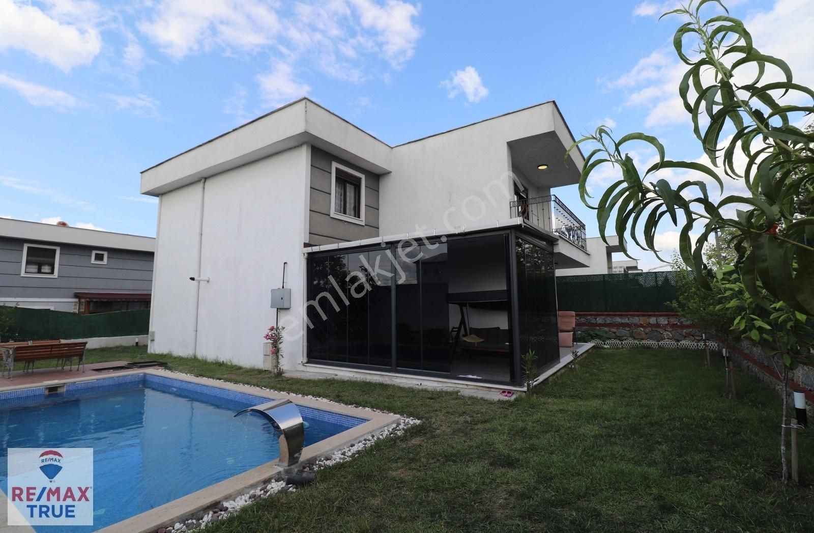 Kartepe Rahmiye Satılık Villa Kartepe Rahmiye'de Koru Park Sitesi 4+1 Satılık Villa