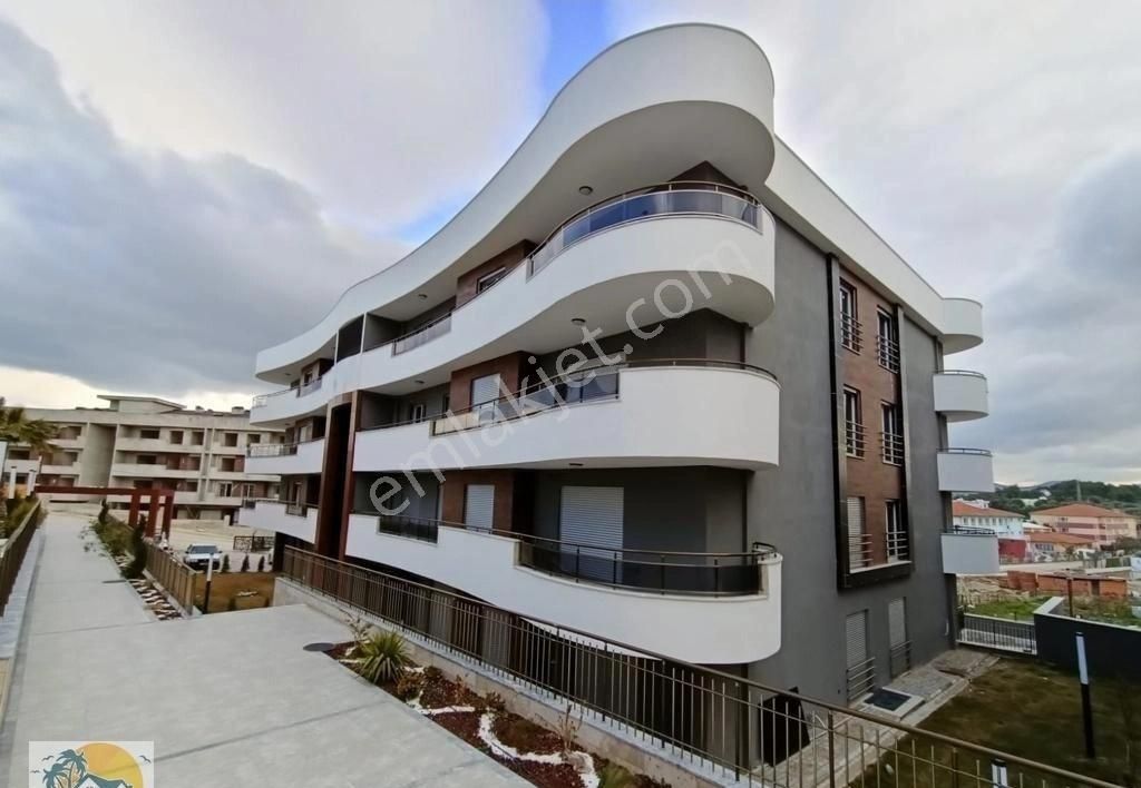 Kuşadası Değirmendere Satılık Daire ACİLL OTURUMA HAZIR 2+1 KAPALI OTOPARK_HAVUZLU_DOĞALGAZLI_ DAİRE