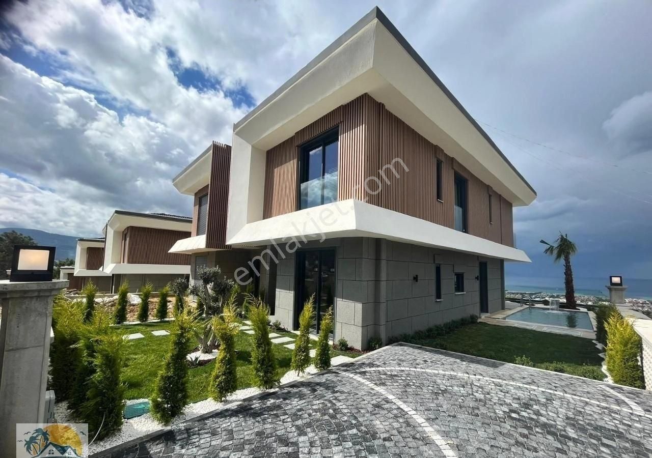 Kuşadası Soğucak Satılık Villa KUŞADASI SOĞUCAK'TA FULL DENİZ MANZARALI VİLLA