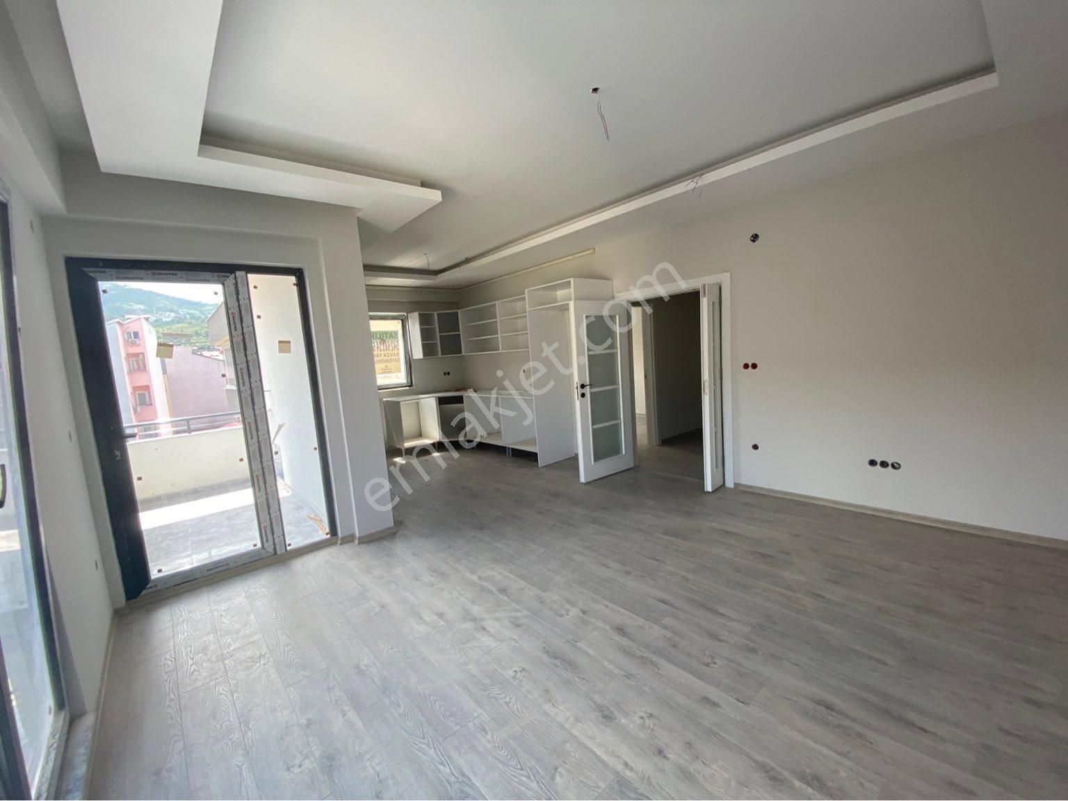 Akçaabat Söğütlü Satılık Daire  CADDE ÜZERİNDE KAÇIRILMAYACAK 3+1 FIRSAT  DAİRE