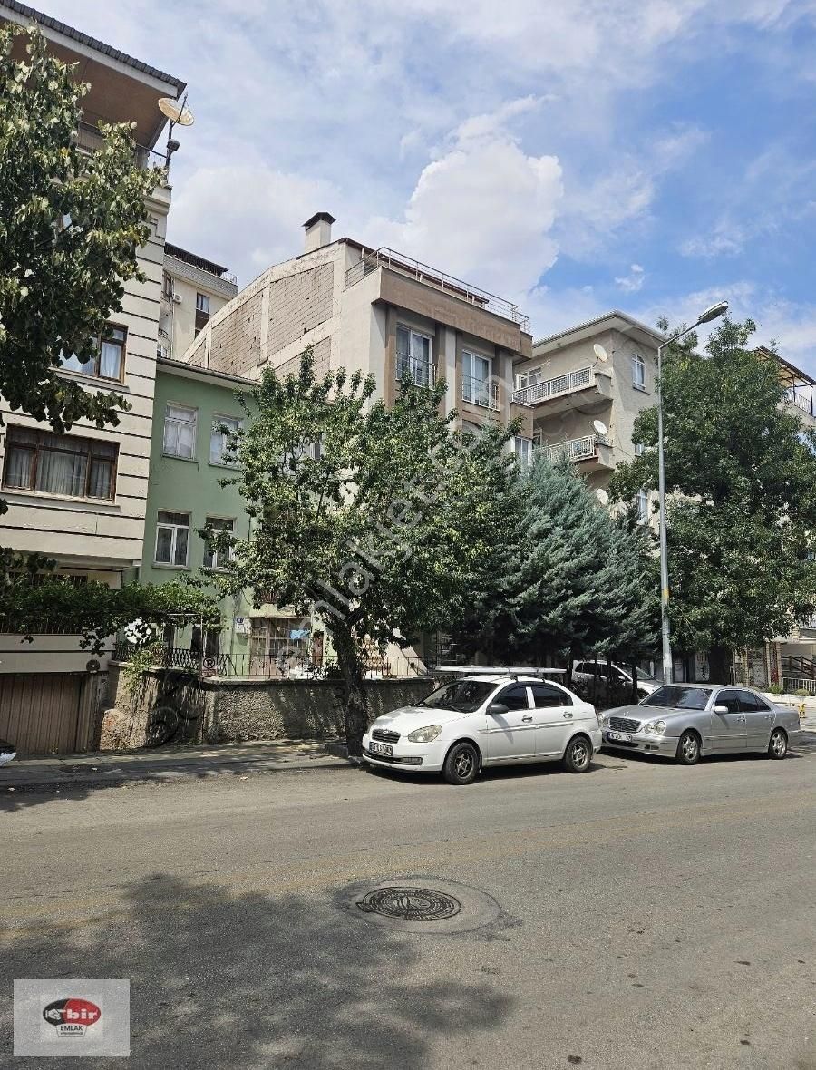 Yenimahalle Ragıp Tüzün Satılık Bina YENİMAHALLE MERKEZDE SATILIK BİNA