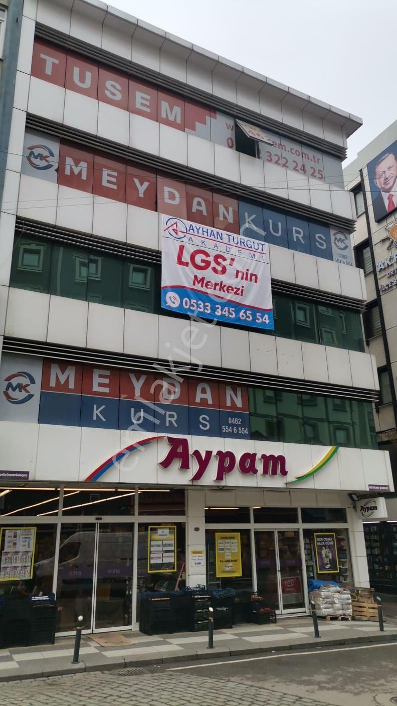 Ortahisar İskenderpaşa Kiralık Büro OĞUZHAN GAYRİMENKUL MEYDAN DA KİRALIK OFİS 