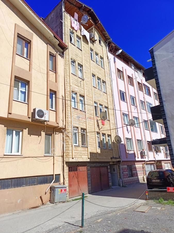 Adapazarı Semerciler Satılık Daire REMAX HÜR DAVUT KALKAN'DAN YENİ CAMİYE YAKIN SATILIK 2+1 DAİRE