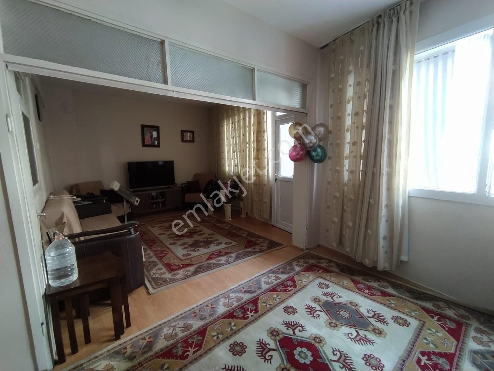 Salihli Zafer Satılık Daire  SALİHLİ ÇARŞI MERKEZİNDE SATILIK DAİRE