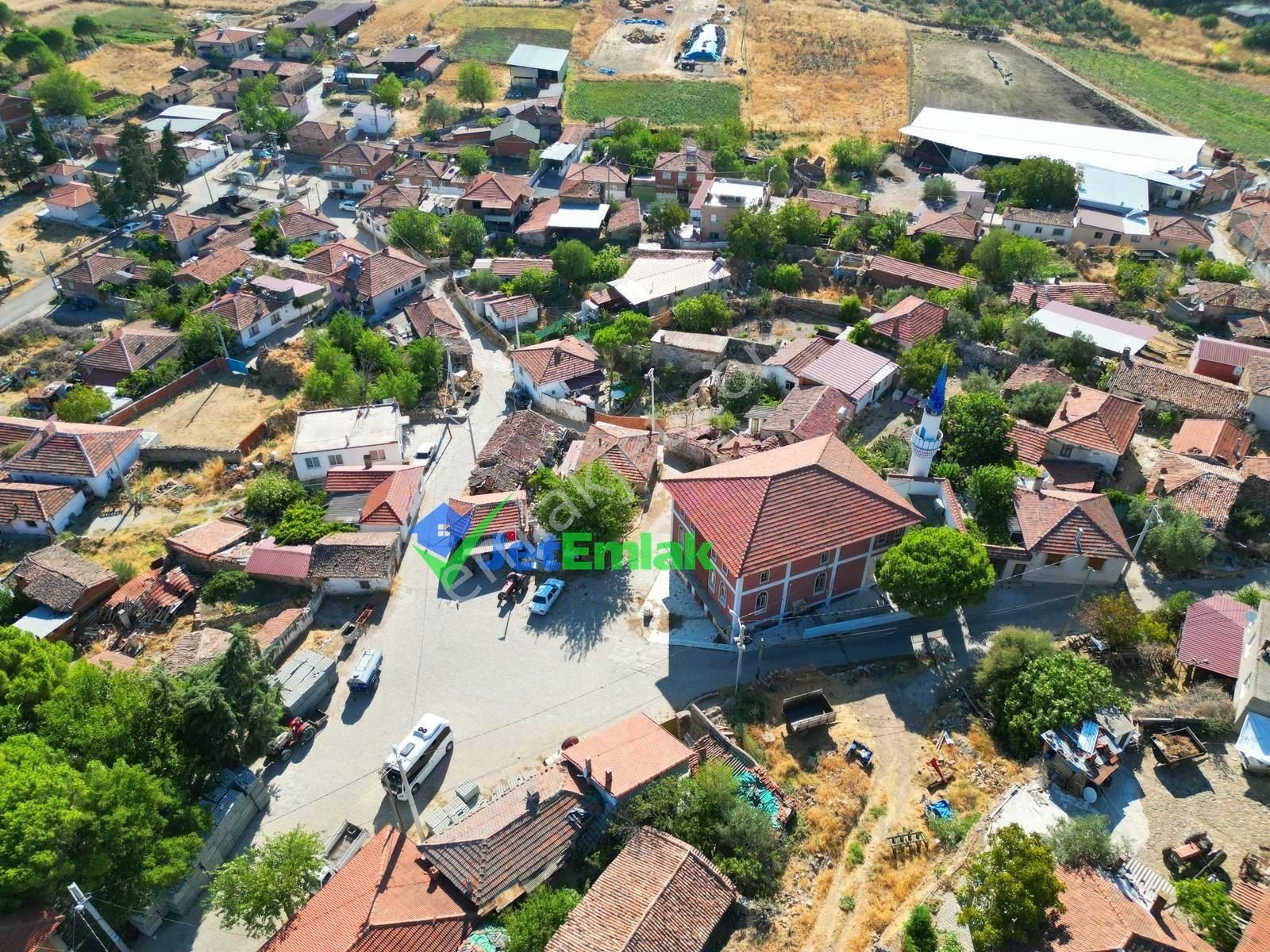 Burhaniye Hisarköy Satılık Konut İmarlı Jetemlak Merkeze 10 Km Köy Meydanında İmarlı Köşe Arsa Fırsatı