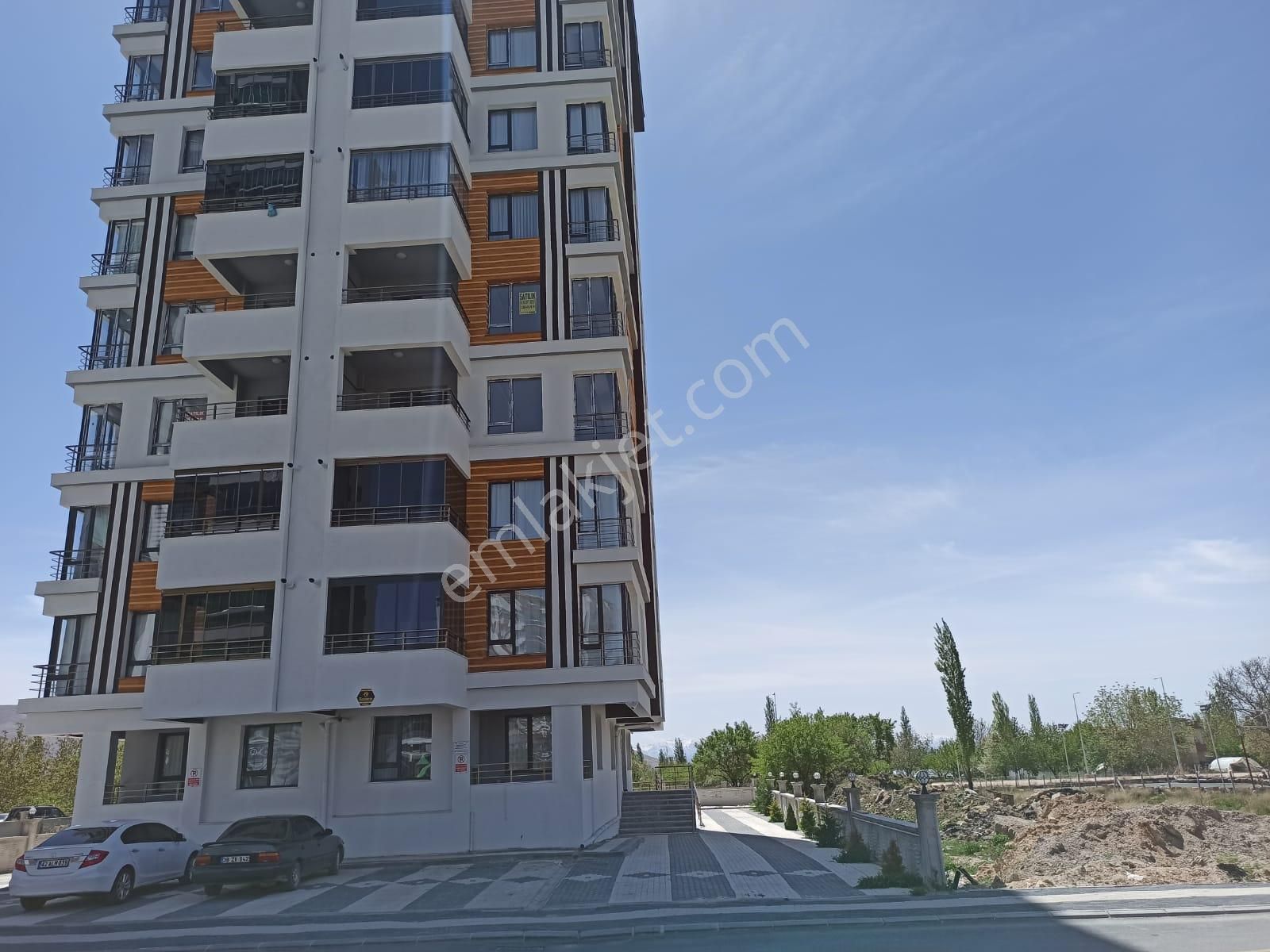 Niğde Merkez Aşağı Kayabaşı Satılık Daire  SATILIK DAİRE 3+1 NET135 m2 BOR YOLUNDA