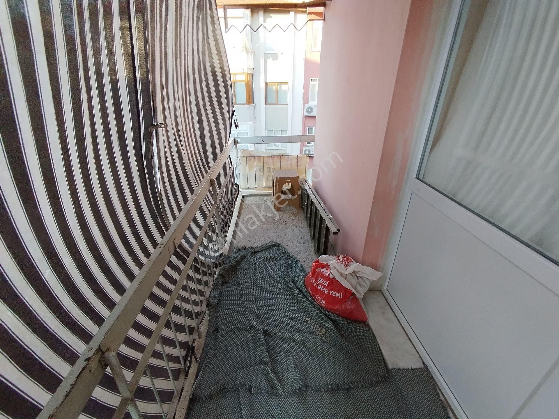 Denizli 15 Mayıs Mahallesi Çınar P.t.t. Arkaları 3.kat Tadilatlı Daire - Görsel 9