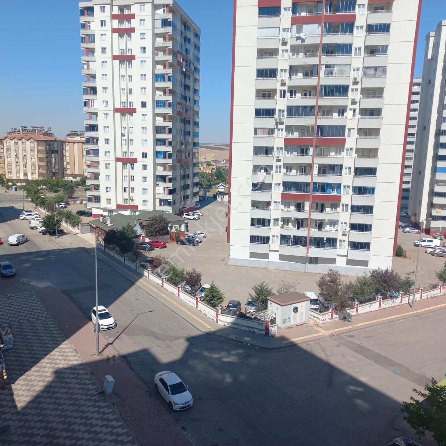 Şahinbey Şahintepe Satılık Daire Şahintepe mahallesi Satılık Daire 2+1 120 m2 full yapılı