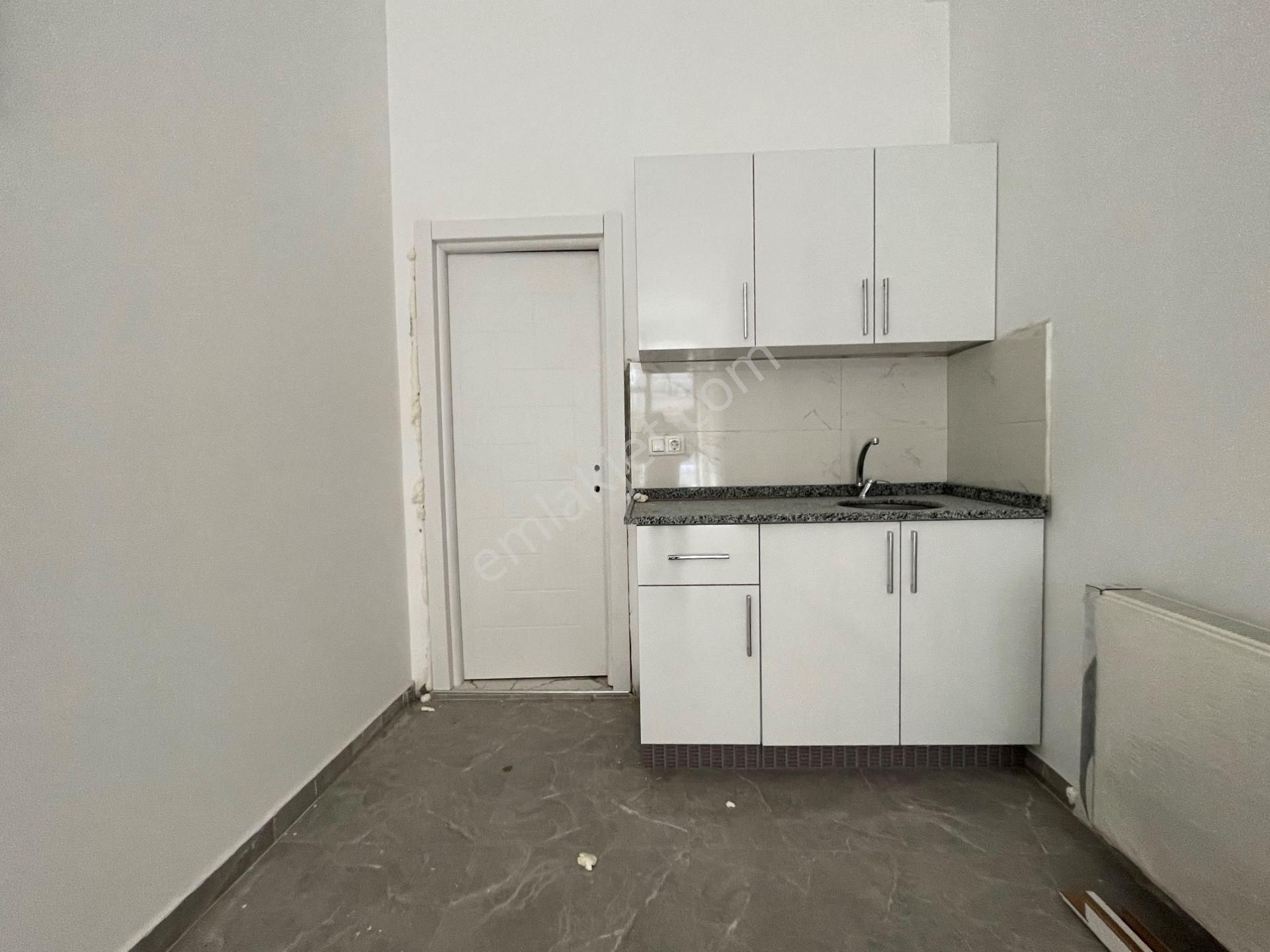 İstanbul House'dan Güngören'de 25m2 Düz Giriş Sıfır Dükkan - Görsel 3