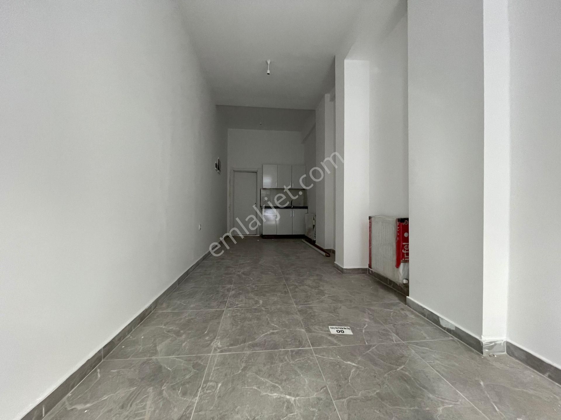 İstanbul House'dan Güngören'de 25m2 Düz Giriş Sıfır Dükkan - Görsel 2
