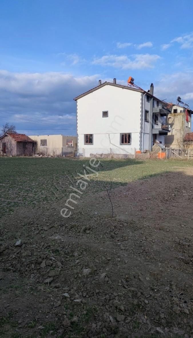 Uşak Merkez Bozkuş Köyü (Bozkuş Mücavir) Satılık Tarla Uşak Bozkuş'ta yatırımlık uygun arsa ЖИЛАЯ ЗЕМЛЯ НА ПРОДАЖУ