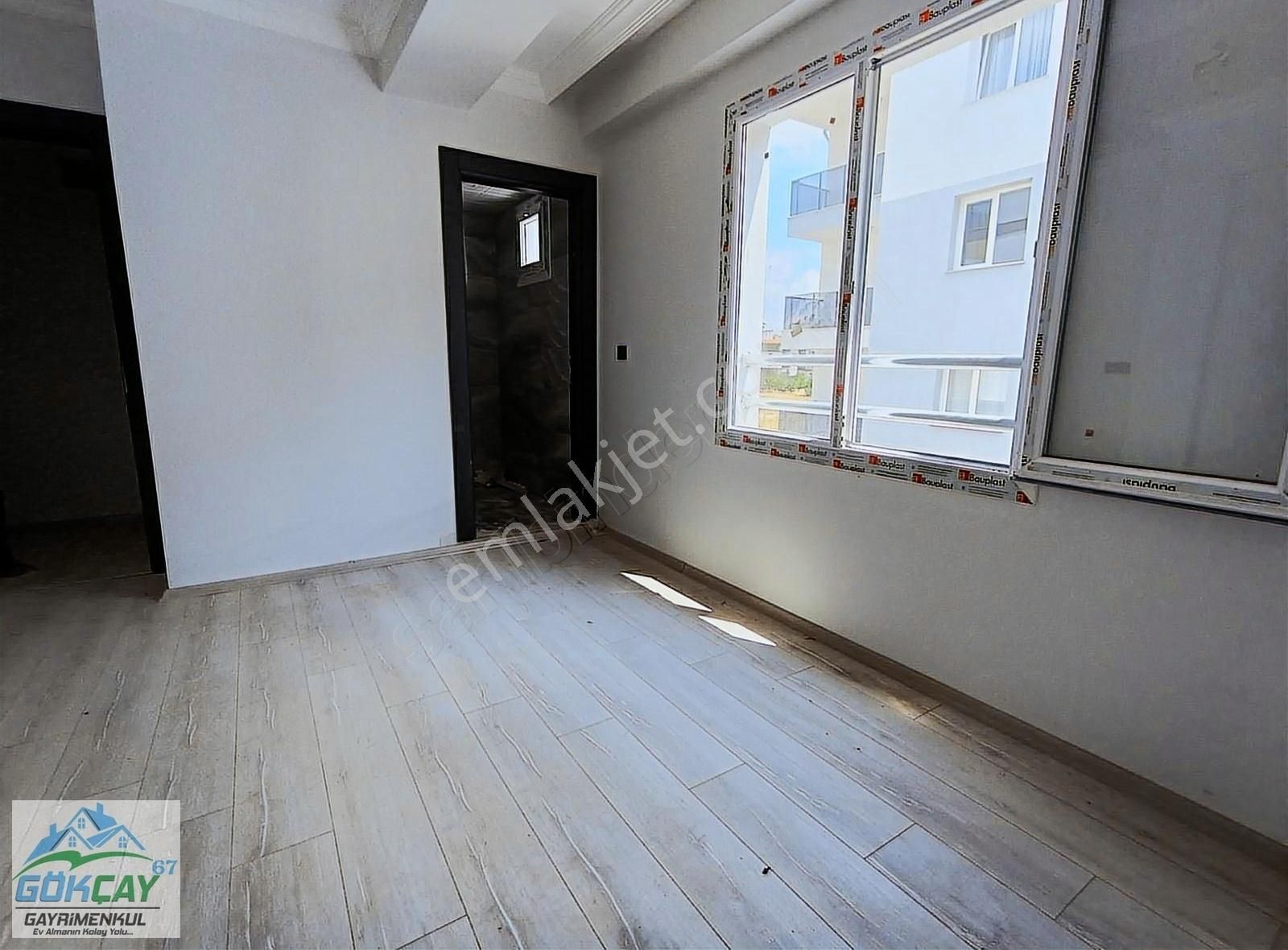 Uşak Merkez Fatih Satılık Daire ACİLLL SATILIK 2+1 ARAKAT 125M2 EBEVEYN BANYOLU OTOPARKLI DAİRE