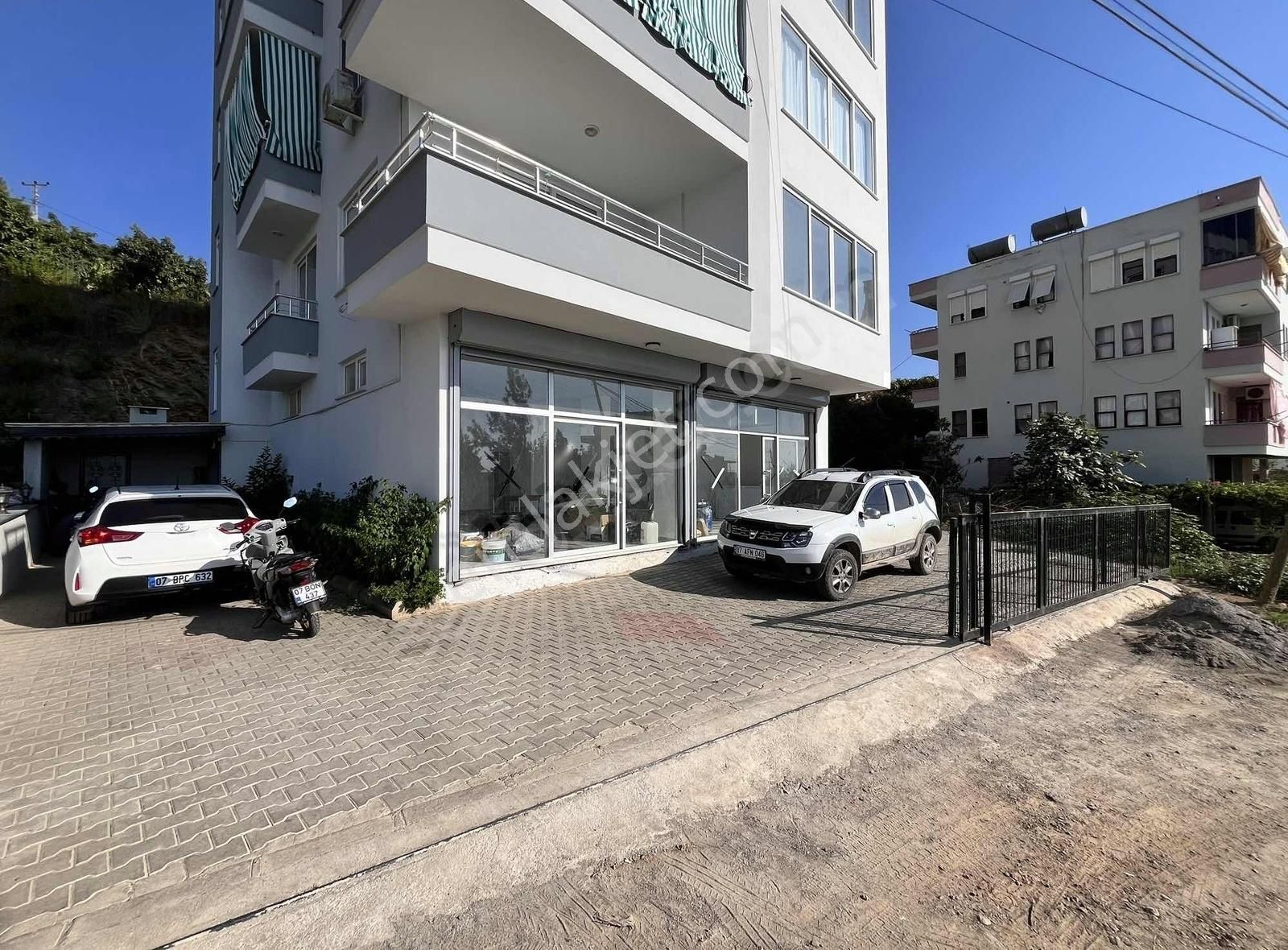 Alanya Elikesik Kiralık Dükkan & Mağaza ELİKESİKTE ANANYOLA SIFIR KİRALIK DÜKKAN&DEPO