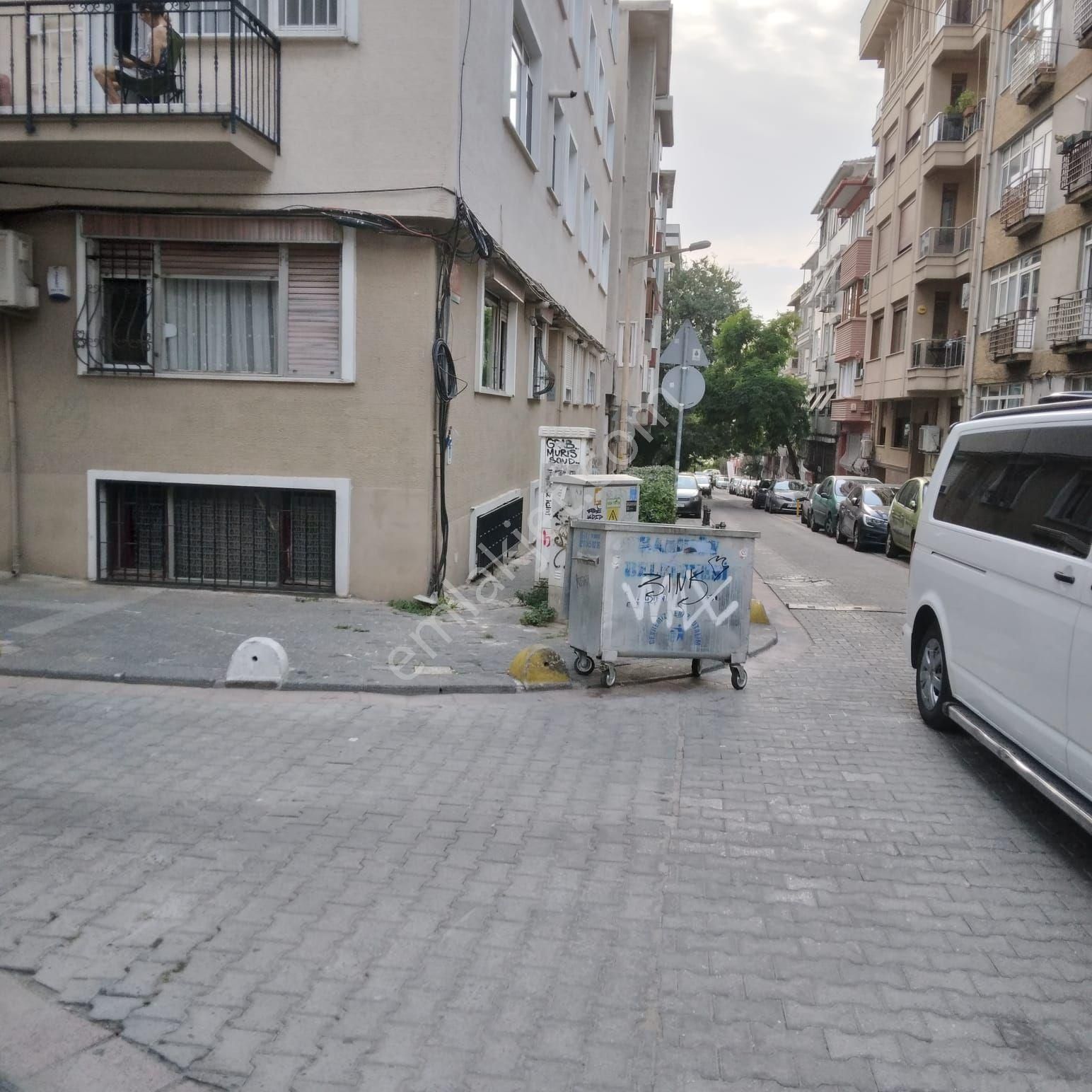 Kadıköy Caferağa Satılık Daire SATILIK FIRSAT DAİRE KİRA GETİRİLİ ŞİRİN BAHÇE KATI SATILIK DIR 