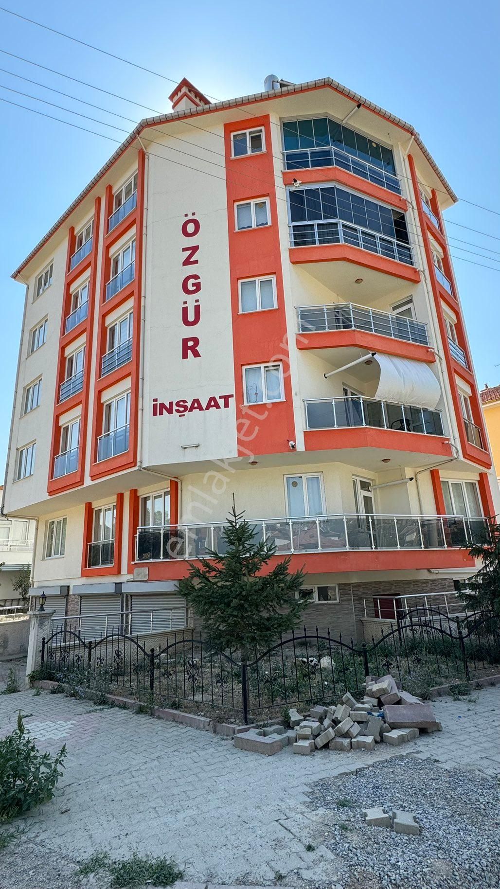 Akşehir Gazi Satılık Daire ZİRVE EMLAK SATIYORR GAZİ MAH 3+1 125 m2 ACİLL BU FİYAT KAÇMAZ