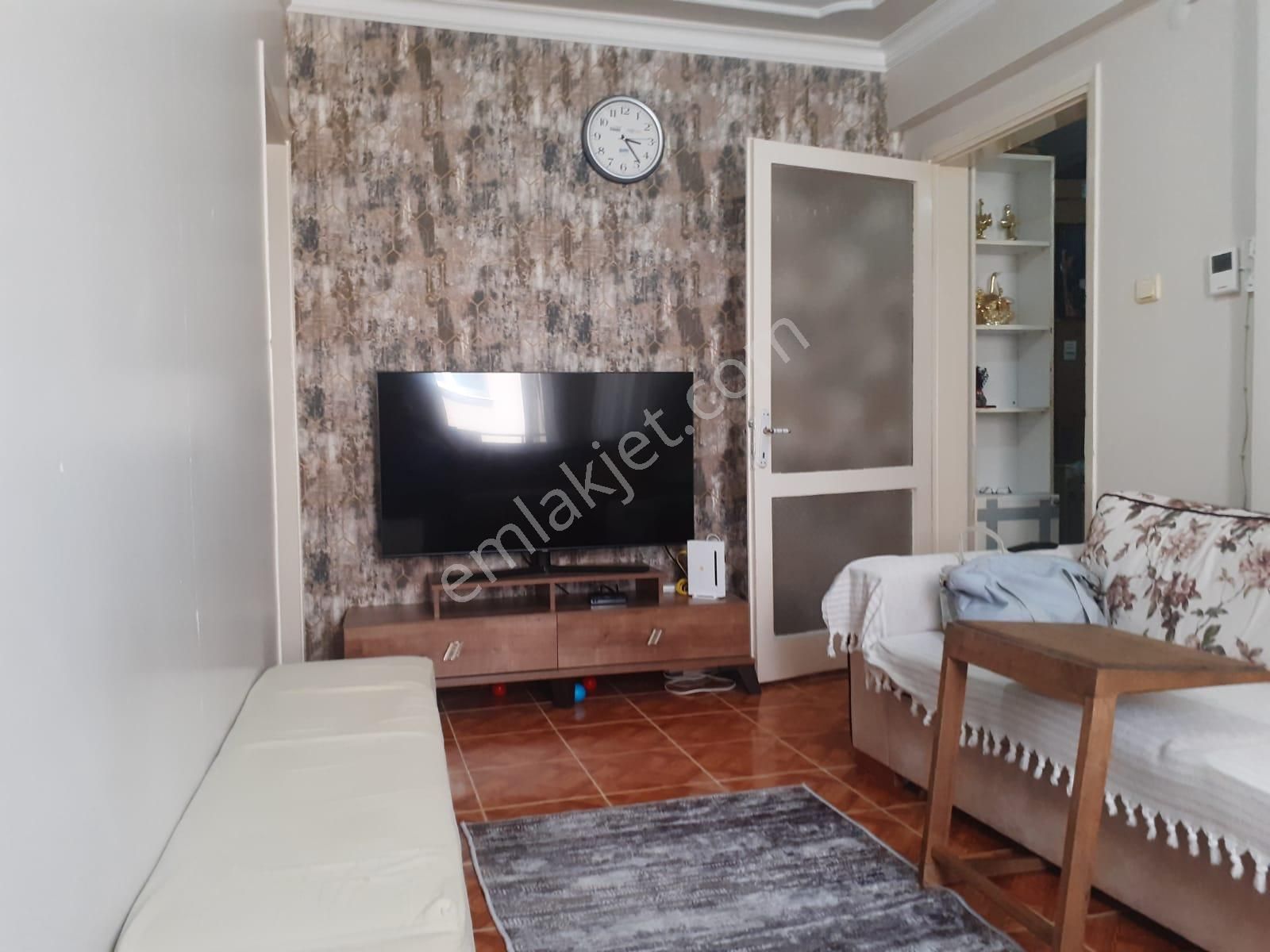 Buca Hürriyet Kiralık Daire  GÜNEŞ'TEN ŞİRNYER METRO 5DK 2+1 90M 3.KAT BALKON