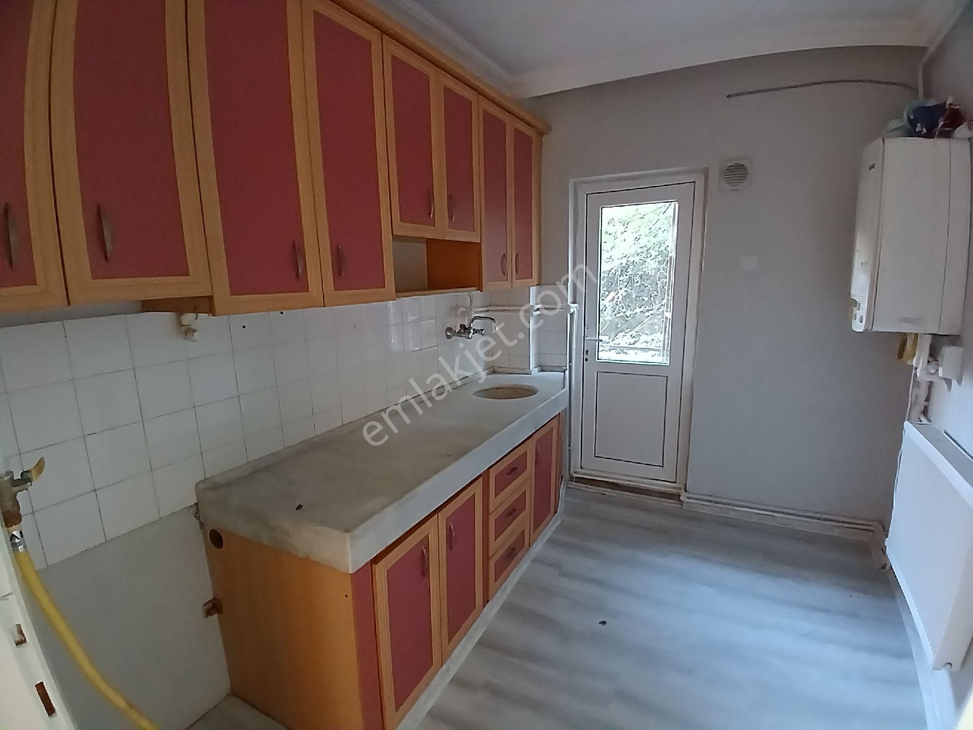 Karesi Adnan Menderes Kiralık Daire CANYAPI  GRUP'tan Adnan Menderes  mah  2+1 1.kat tertemiz dağre