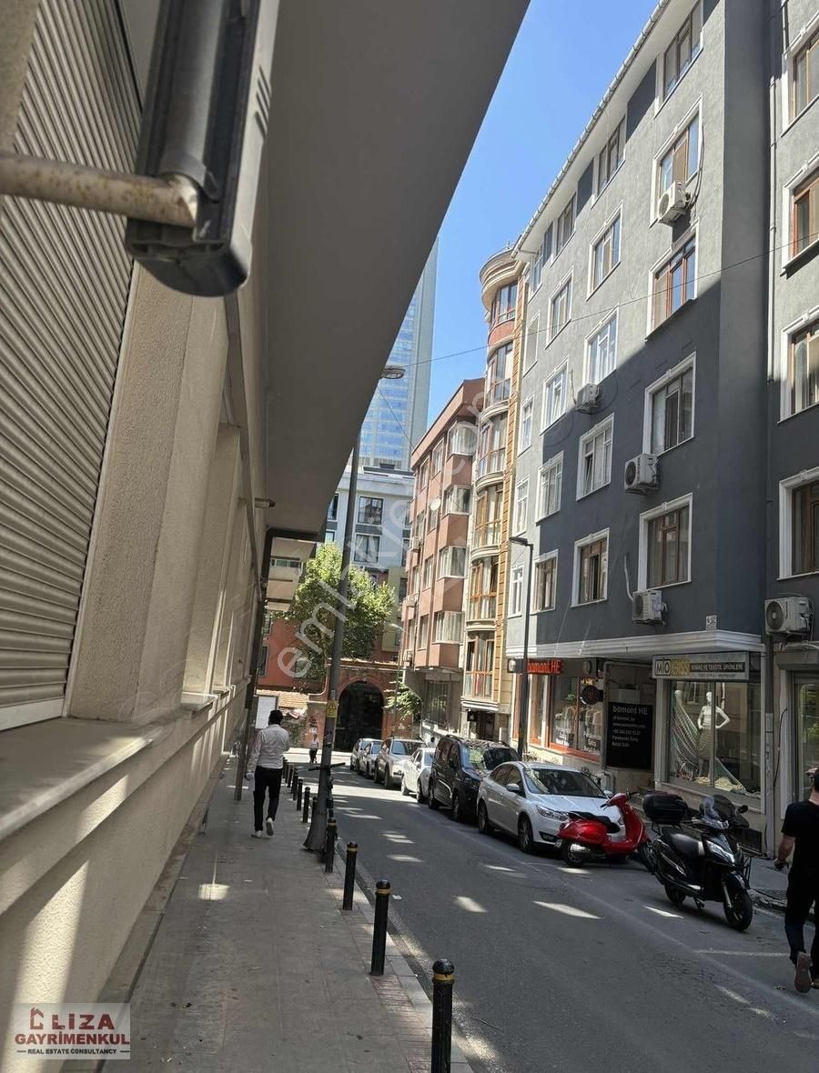 Şişli Cumhuriyet Satılık Daire Şişli Bomonti Arpa Suyu Sokak Asansörlü 2+1 Satılık Daire