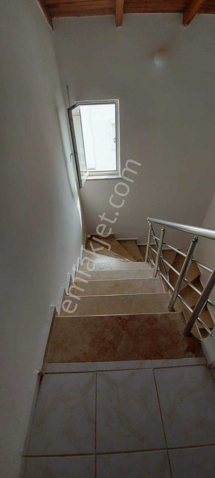 Mersin Bozyazı Tekmen Mah. Mavi Deniz Sitesinde 3+1 Tripleks Villa - Görsel 17