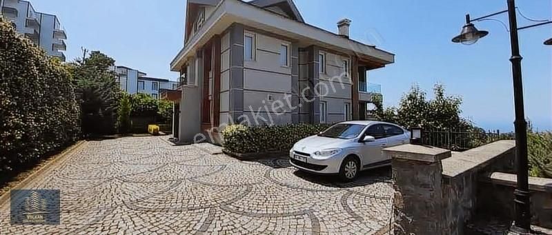 Ortahisar 1 Nolu Bostancı Satılık Villa BOSTANCI VİLLALARINDA SİTE İÇİ 9+2 GENİŞ BAHÇELİ VİLLA