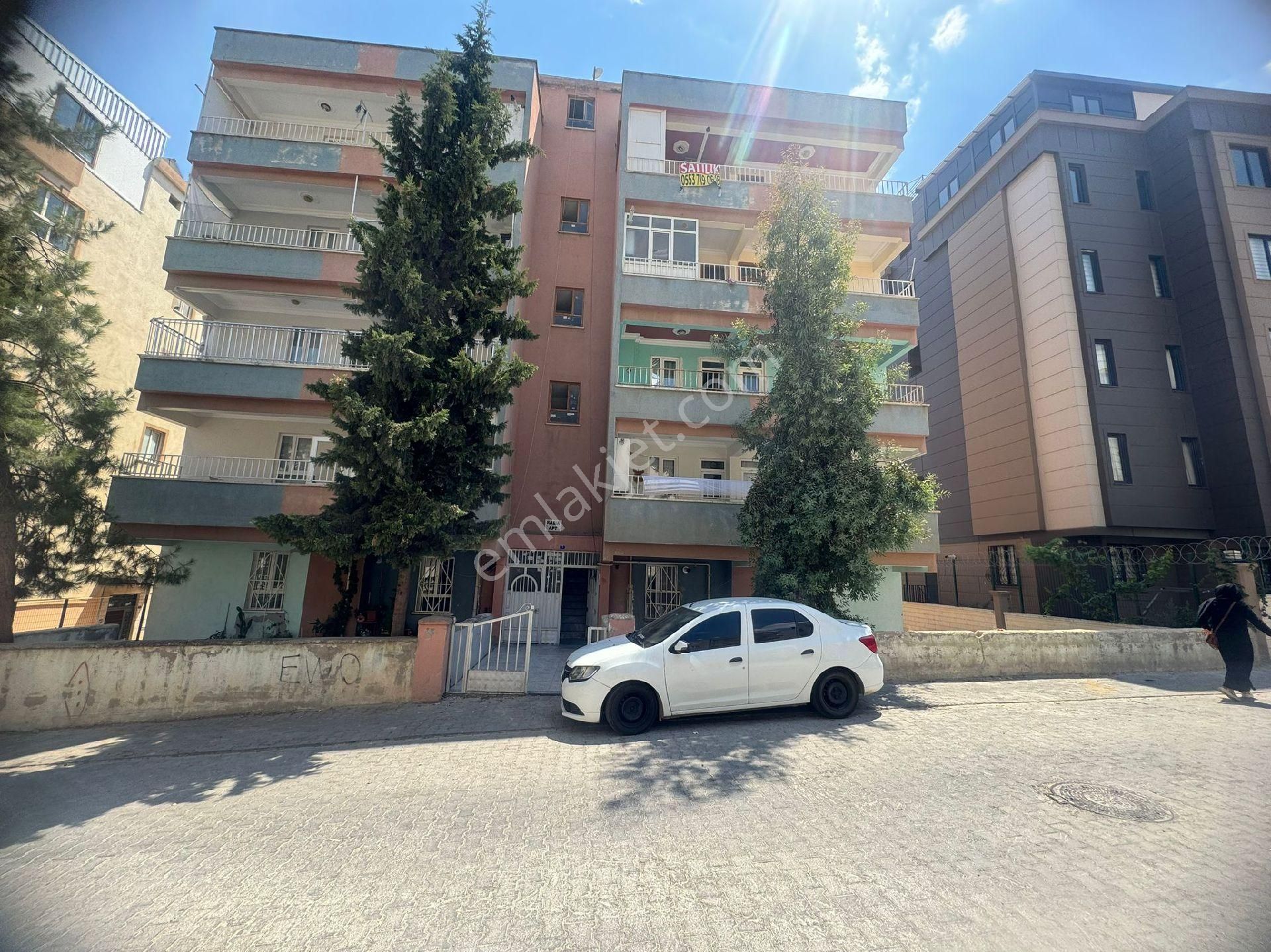 Haliliye İpekyol Satılık Daire Cennet Gyo'dan Satılık Geniş 3+1 Düz Giriş Daire