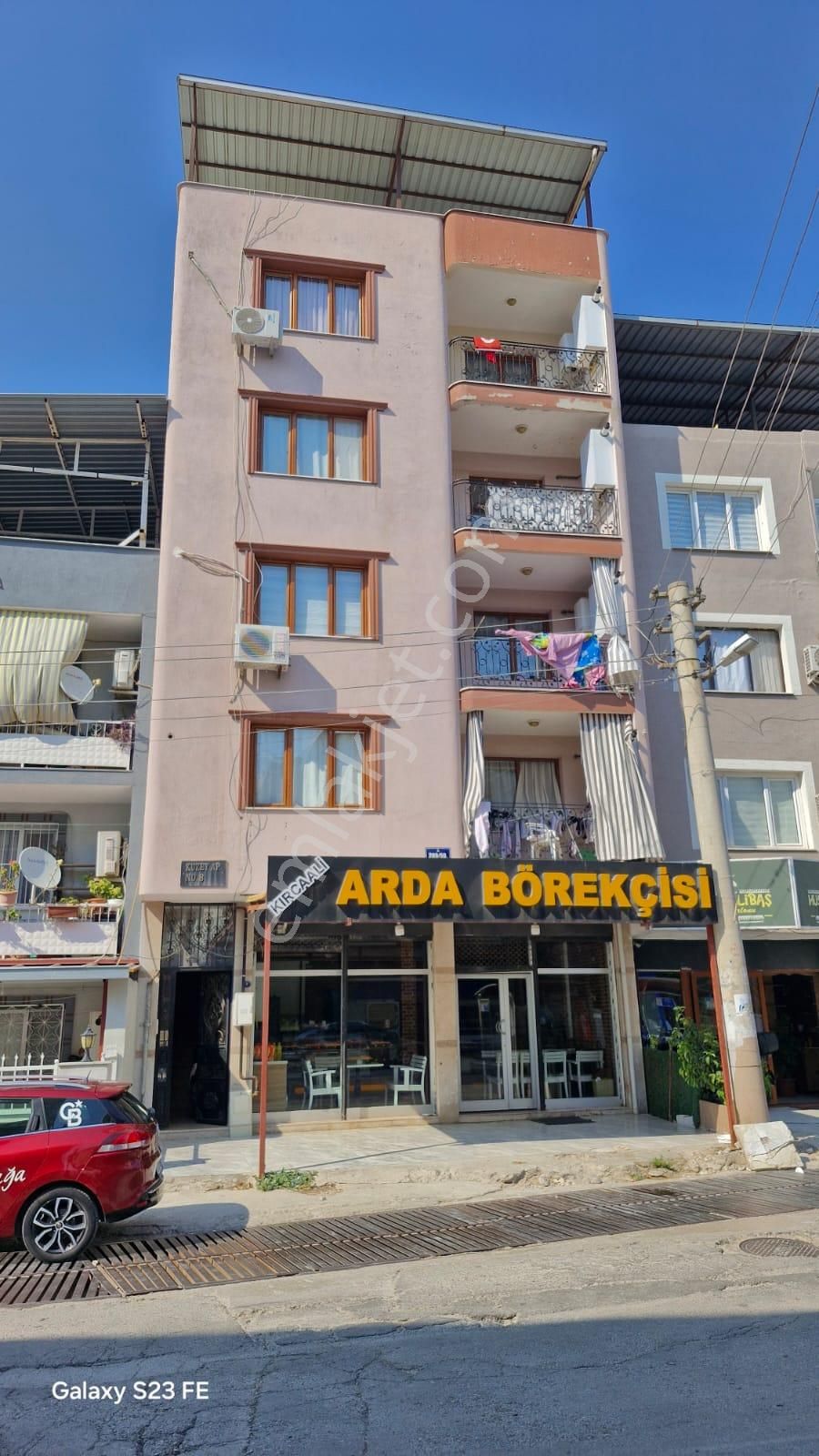 Buca Fırat Satılık Daire  BUCA FIRAT MAHALLESİNDE SATILIK FERAH 3+1 DAİRE