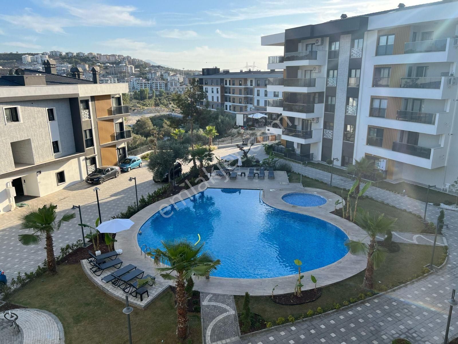 Kuşadası İkiçeşmelik Satılık Daire KUŞADASININ GELİŞEN BÖLGESİNDE FIRSAT 3+1 SATILIK DAİRE 