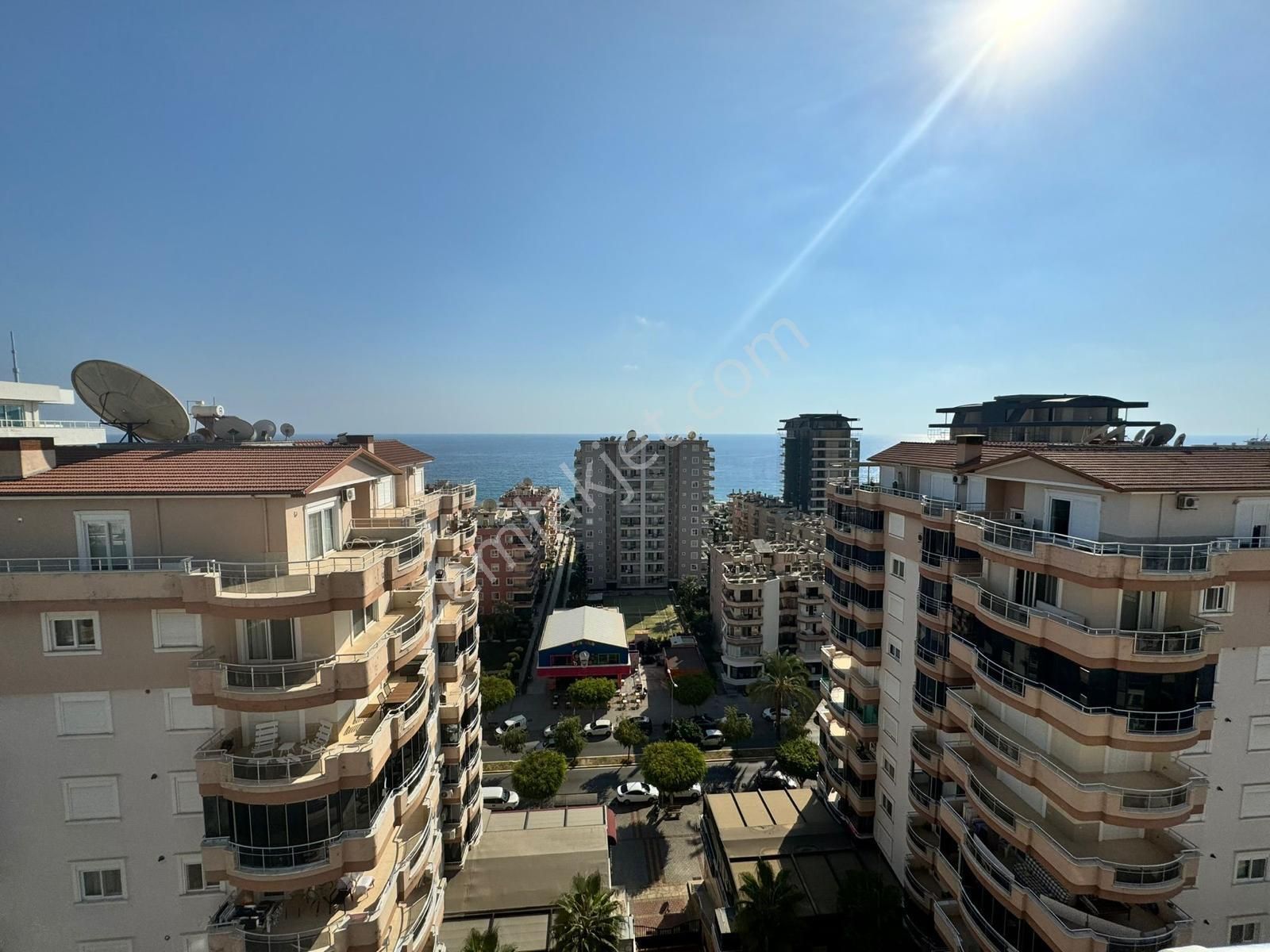 Alanya Mahmutlar Satılık Daire  Alanya Mahmutlarda Satılık Barbaros Caddesi Üzerinde Deniz Manzaralı 4+1 Dubleks Daire !! For Sale