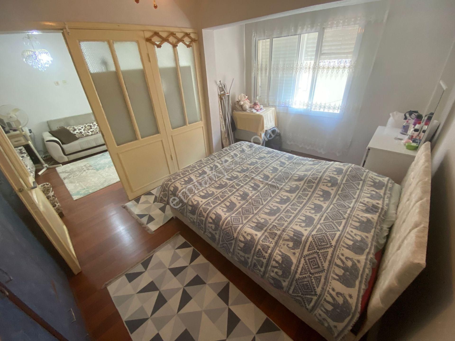 Acill Buca Çamlık Mah.de 3 Katlı 3 Daireli Komple Satılık Müstakil Ev(bina) - Görsel 5