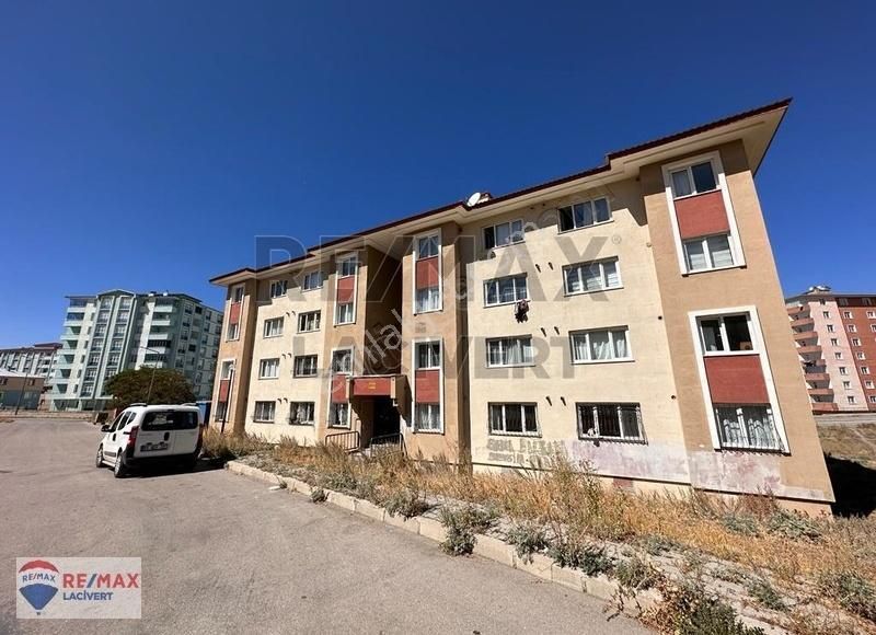 Yakutiye Kurtuluş Satılık Daire Re/max Lacivert'ten Hilalkent'te Satılık 1+1 Daire