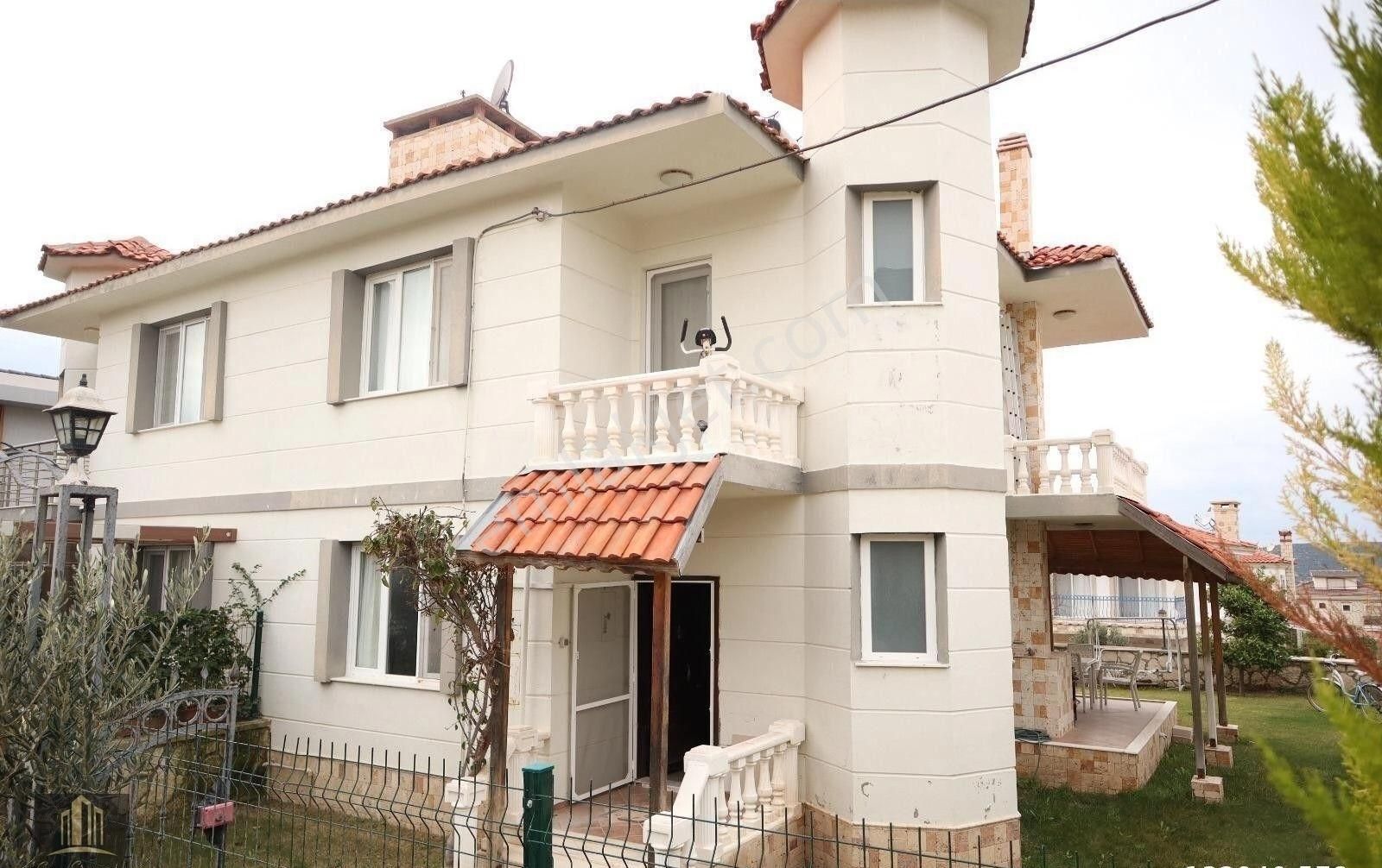 Çeşme Şifne Satılık Villa Çeşme Alaçatı Şifne Mevkiinde 4+1 Ebeveyn Banyolu Dubleks Satılık Villa