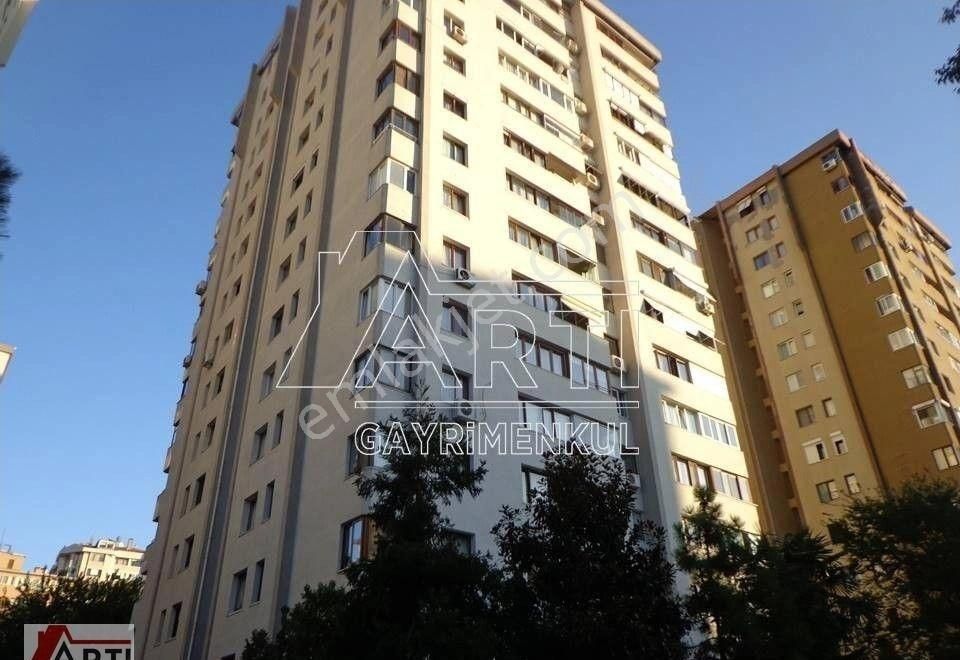 Kadıköy 19 Mayıs Satılık Daire TANİŞ 2 BLOKTA ÖNÜ TAMAMEN AÇIK 2 TERASLI 200M2 DUBLEX DAİRE