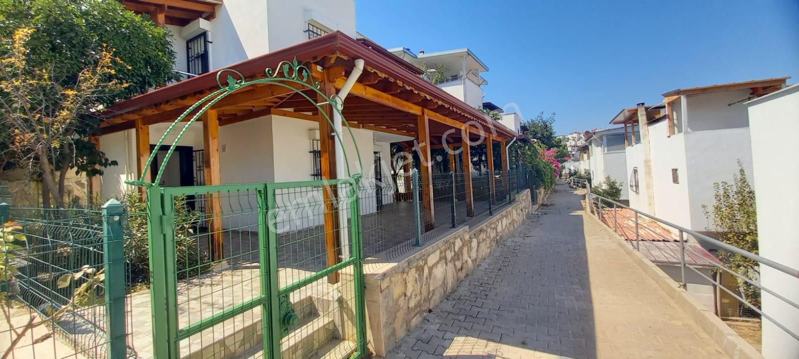 Bodrum Güvercinlik Kiralık Villa  GÜMÜŞKUM SİTESİNDE  YILLIK KİRALIK EŞYALI  VİLLA 