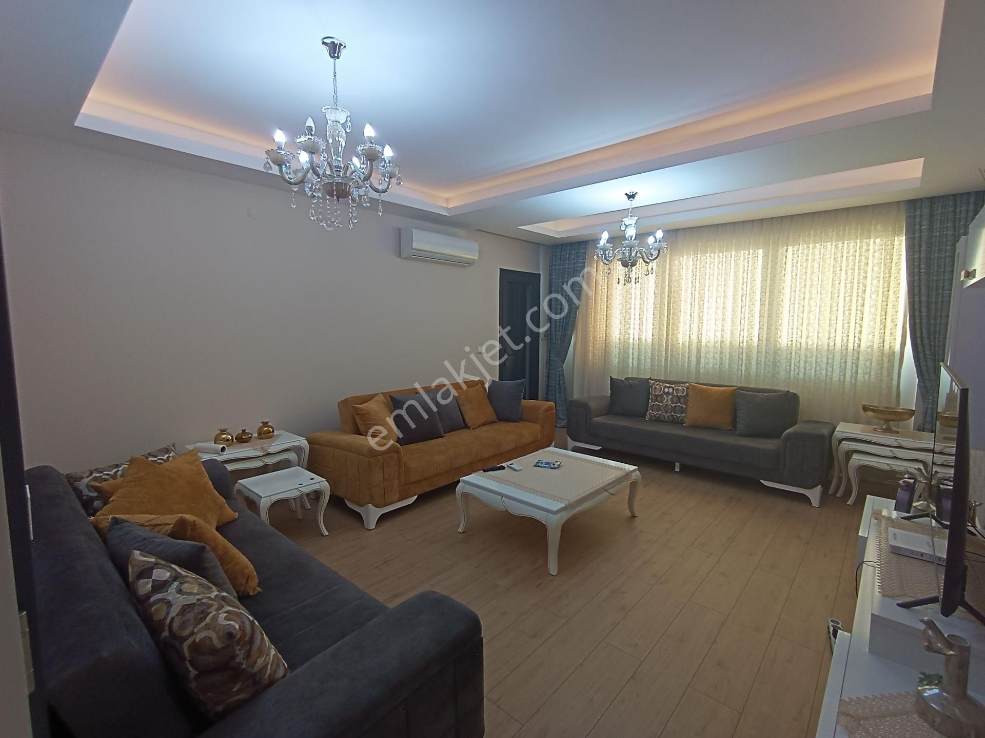 Buca Yıldız Satılık Daire Satılık Elegant Rezidans'ta 3+1 165 m2 Daire