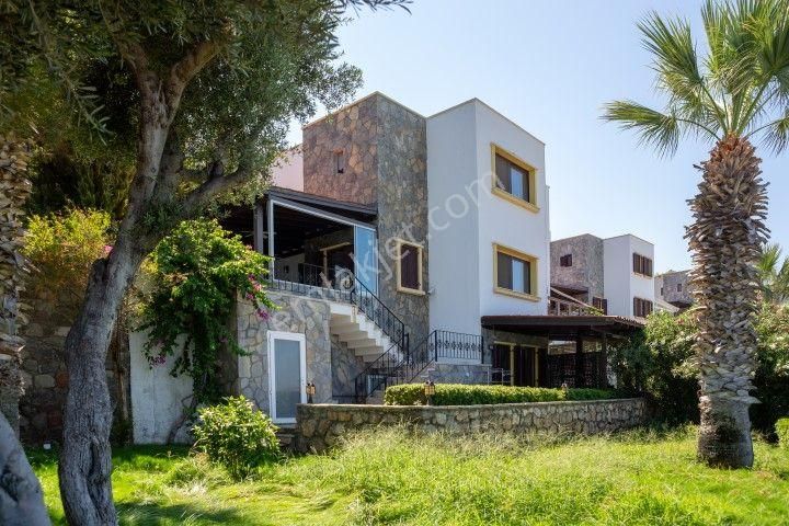 Bodrum Yalıkavak Satılık Villa Bodrum Yalıkavak Seba Prestij Sitesi'nde Köşe Konumlu Villa