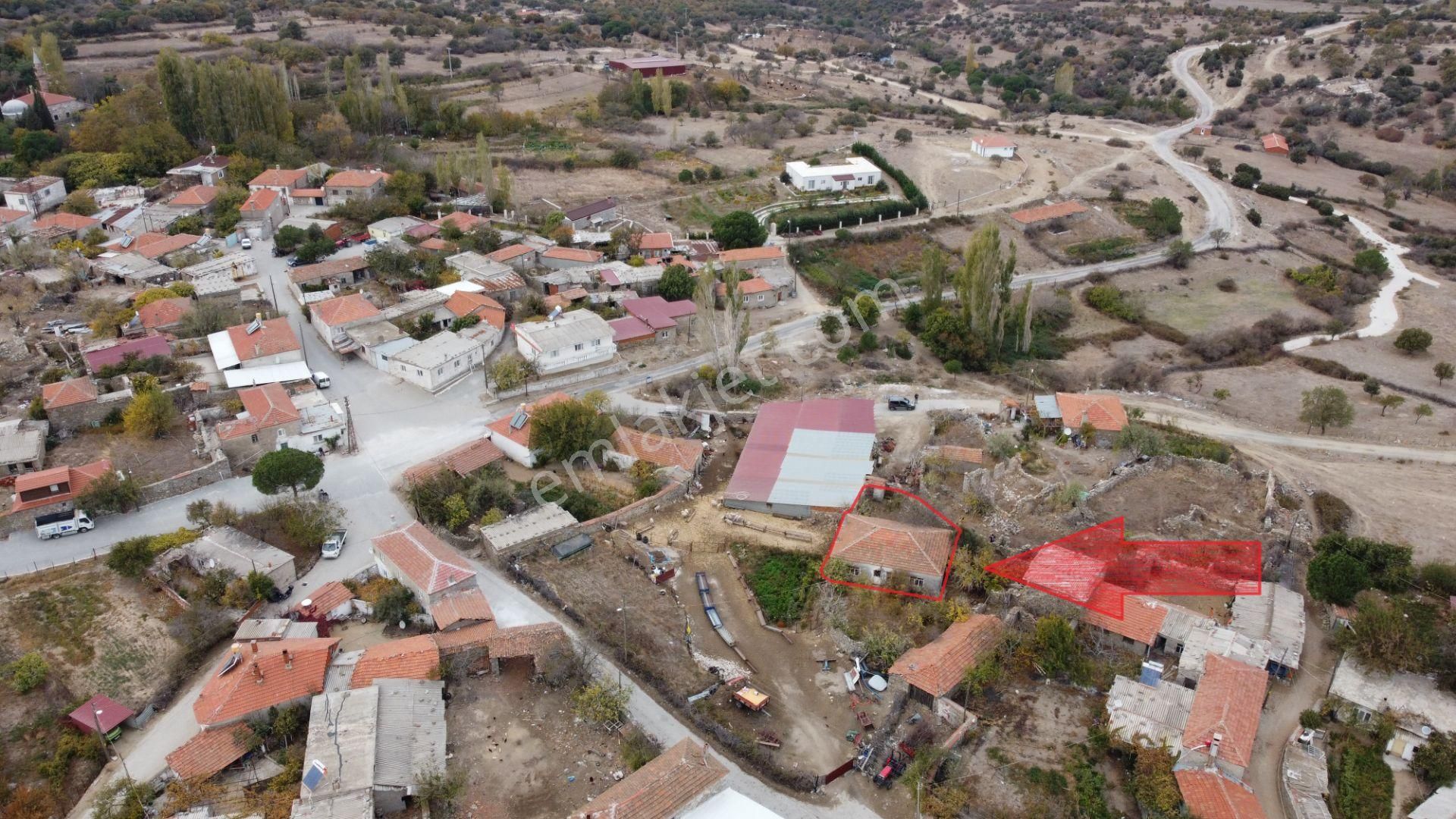 Ezine Yaylacık Köyü Satılık Köy Evi TAŞ EV,  Bahçeli, Deniz Manzaralı, Tadilata Uygun KÖY EVİ