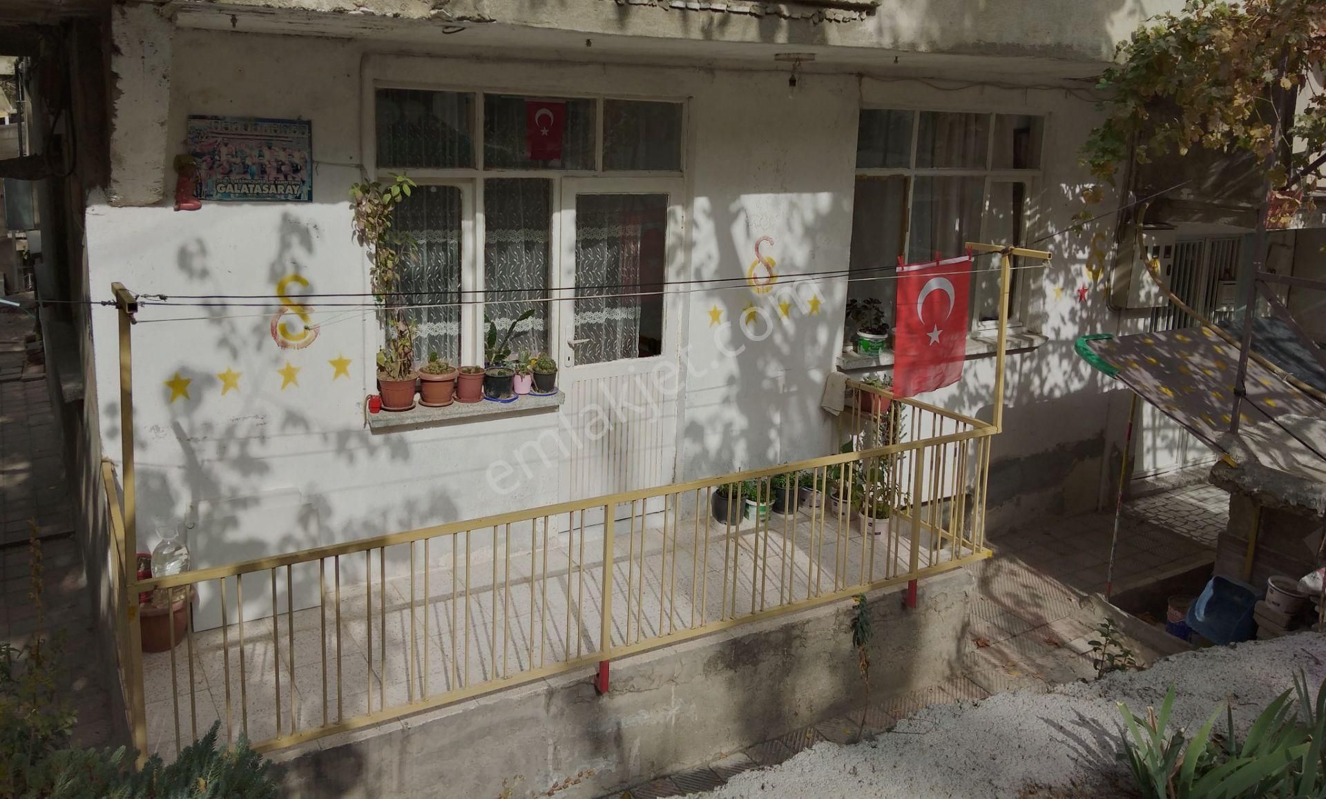 Isparta Merkez Emre Satılık Müstakil Ev  SAHİBİNDEN SATILIK MÜSTAKİL EVİN GİRİŞ KATI 