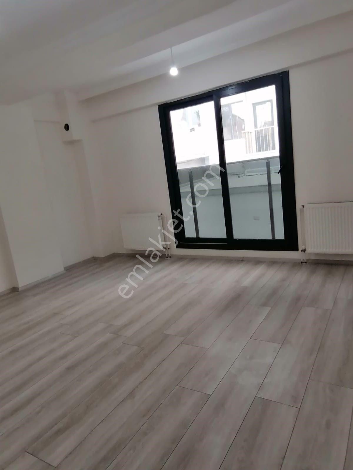 Salihli Mithatpaşa Satılık Daire  SALİHLİ ÇARŞI MERKEZİNDE SATILIK DAİRE