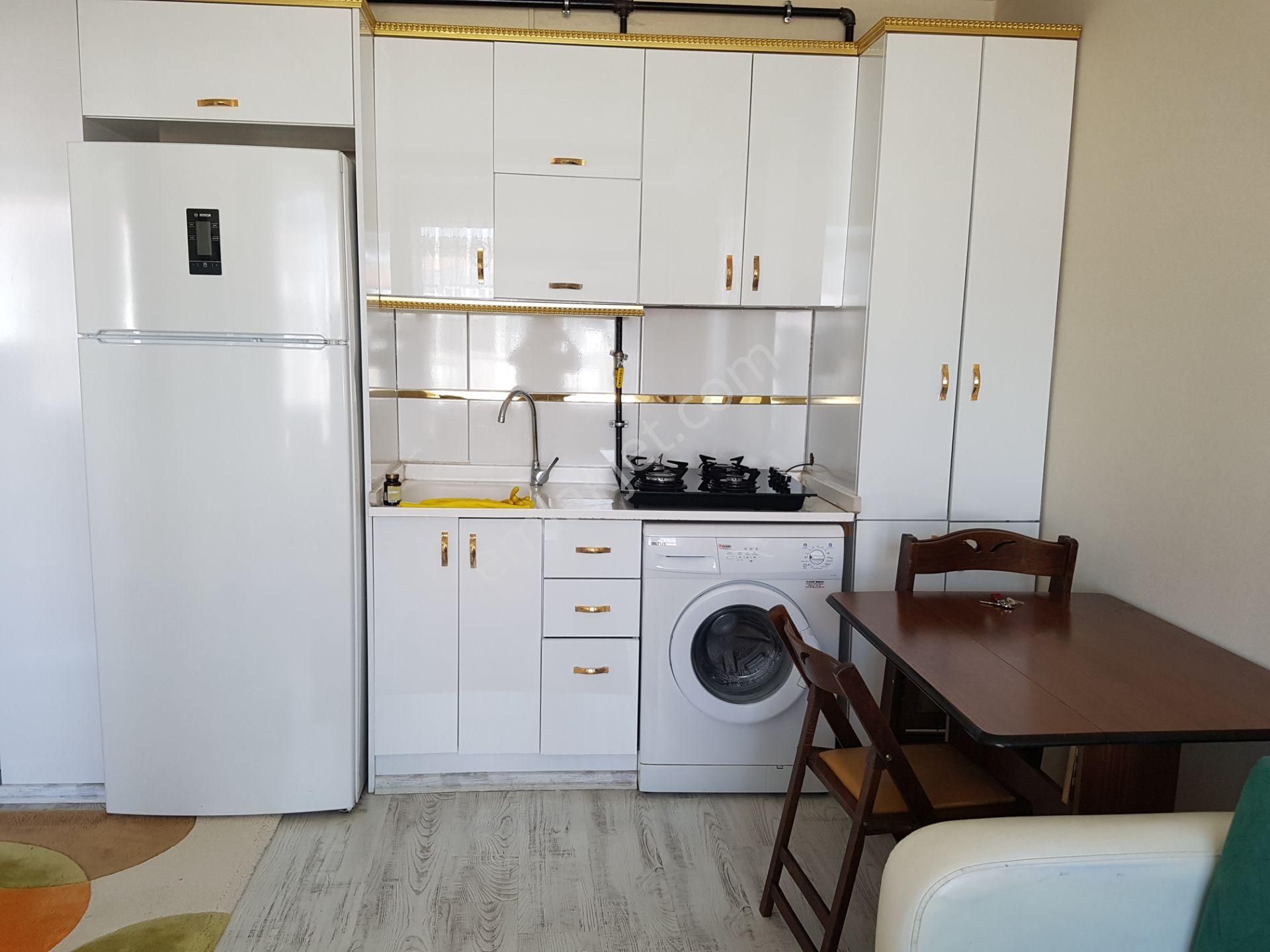 Aksaray Merkez Aratol İstiklal Kiralık Daire  1+1 bina yöneticisinden eşyalı daire kiralık  