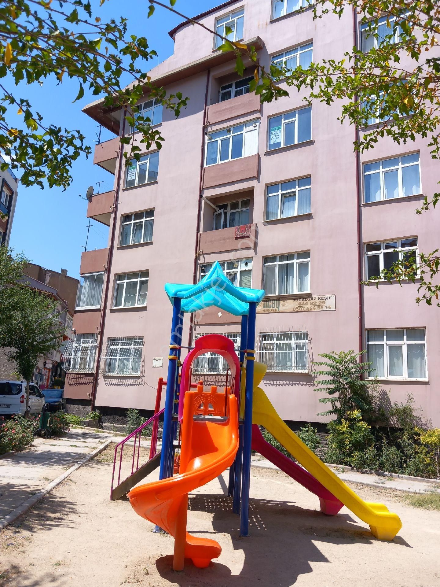 Akşehir Yeni Kiralık Daire CETIN EMLAKTAN SEHIR MERKZINDE DOGALGAZLI KIRALIK