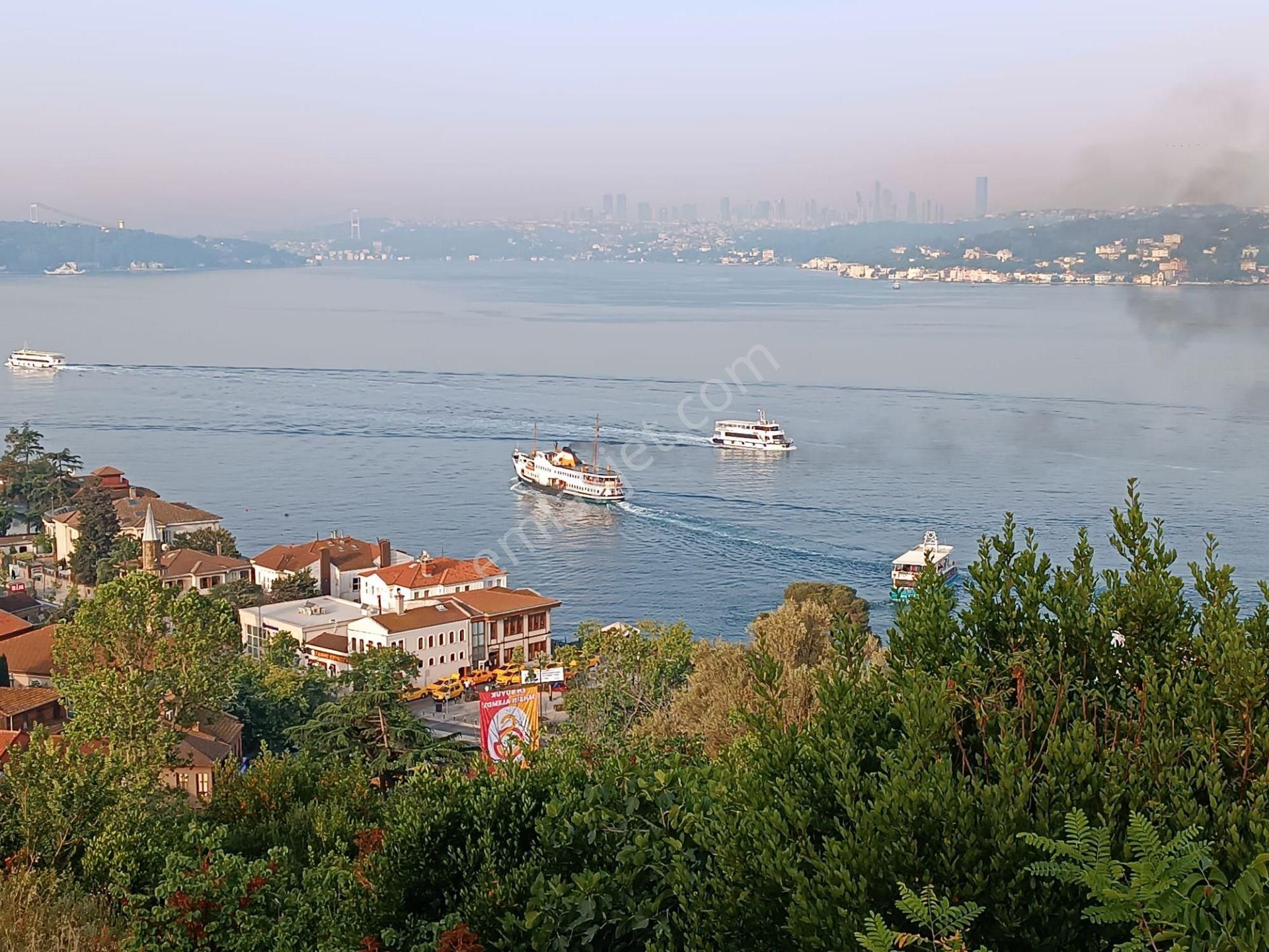 Beykoz Merkez Satılık Müstakil Ev Beykoz Merkezde 7+1 Satılık 200m Deniz Manazaralı 3 Katlı Düşeş Müstakil Ev No:522.