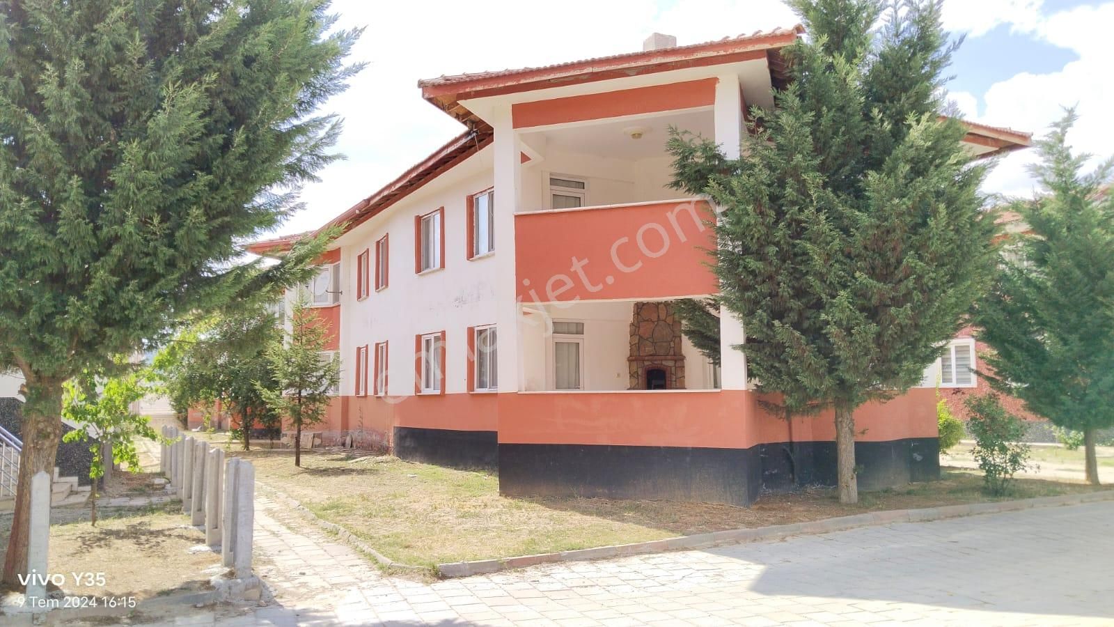 İhsaniye Gazlıgöl Bld. (Cumhuriyet) Satılık Villa  GAZLIGÖLDE SATILIK VİLLA