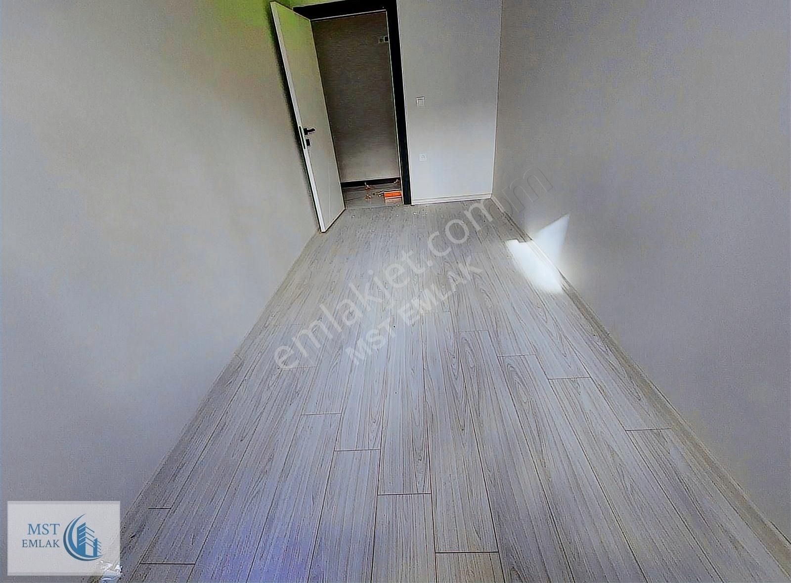 Beylikdüzü Yakuplu Satılık Daire MST EMLAK BEYLİKDÜZÜNDE SITE DE 2+1 SATILIK SIFIR DAİRE