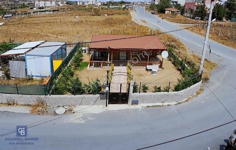 İstanbul Arnavutköy Satılık Ticari İmarlı TAŞOLUK MAHALLESİNDE ELEKTRİĞİ SUYU HAZIR RAKİPSİZ KÖŞE PARSEL