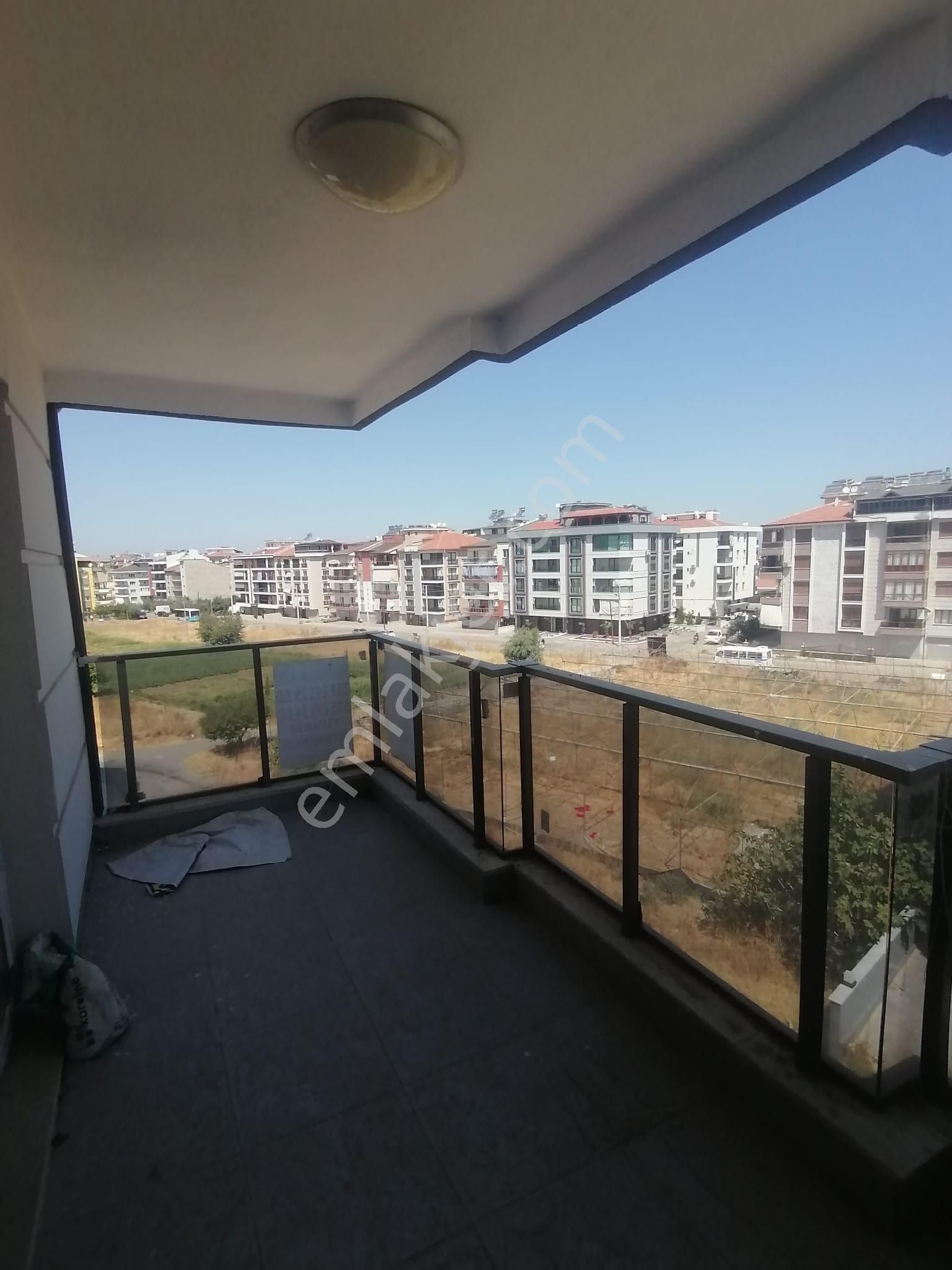 Salihli Kurtuluş Satılık Daire  YUVAM GAYRİMENKUL'DEN SATILIK SALİHLİ KURTULUŞ MAH. PAZARYERİNİN 2 SOKAK YUKARISI. 3+1 135m2 DAİRE