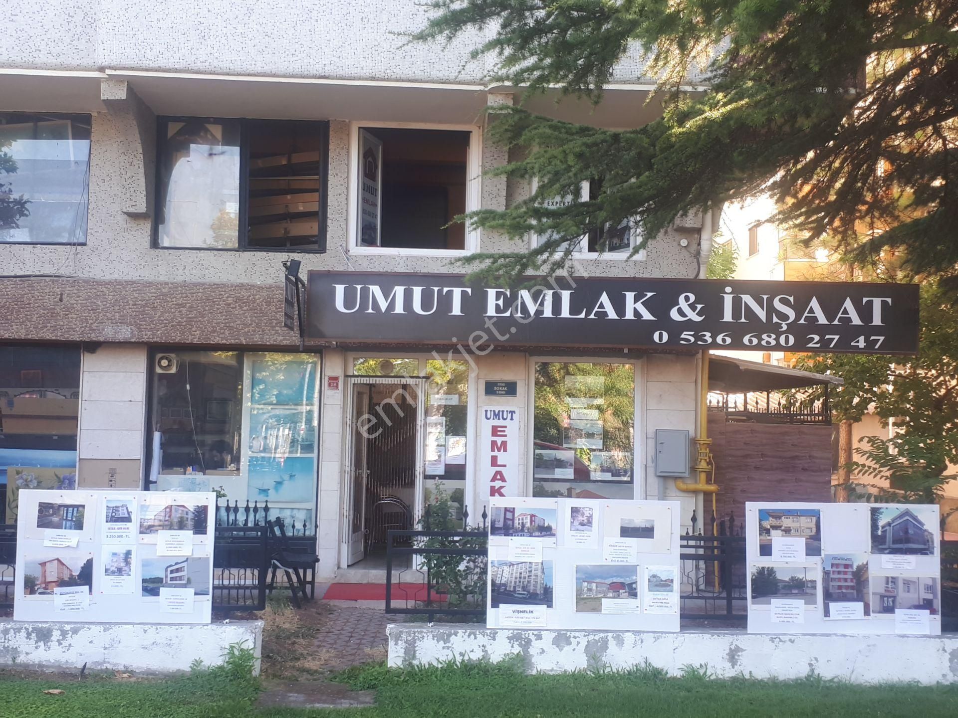 Tepebaşı Zafer Satılık Daire  UMUT EMLAKTAN -KUYUBAŞI PARK KARŞISI CADDE ÜZERİ SATILIK DAİRE-ARA KAT