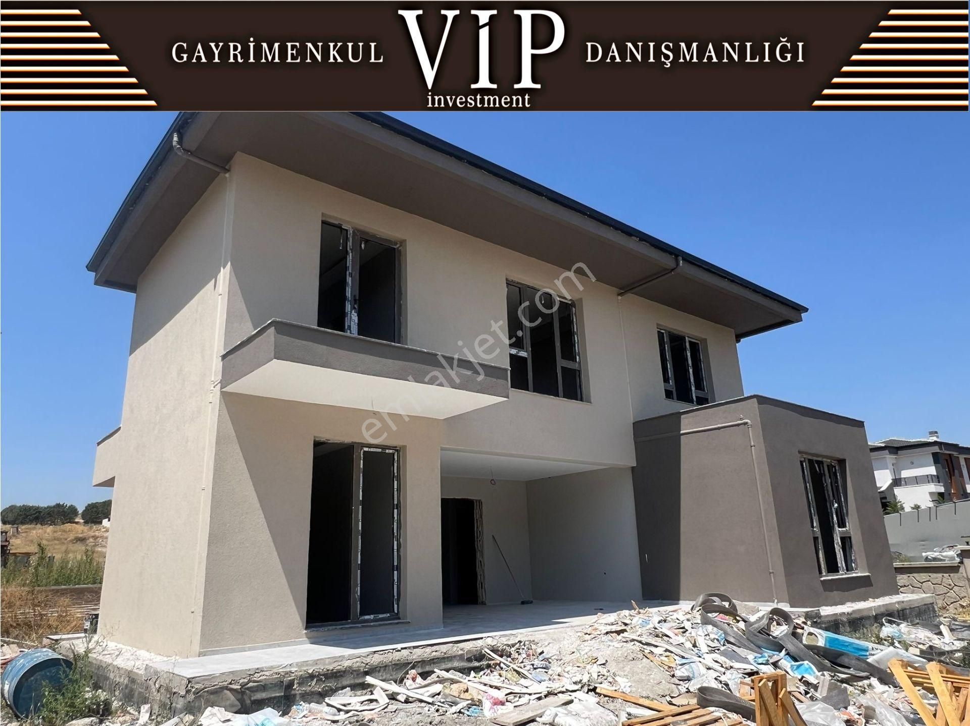 Etimesgut Bağlıca Satılık Villa  BAĞLICA KEPİR CADDESİNDE 3+1 NA TAMAM SATILIK VİLLA