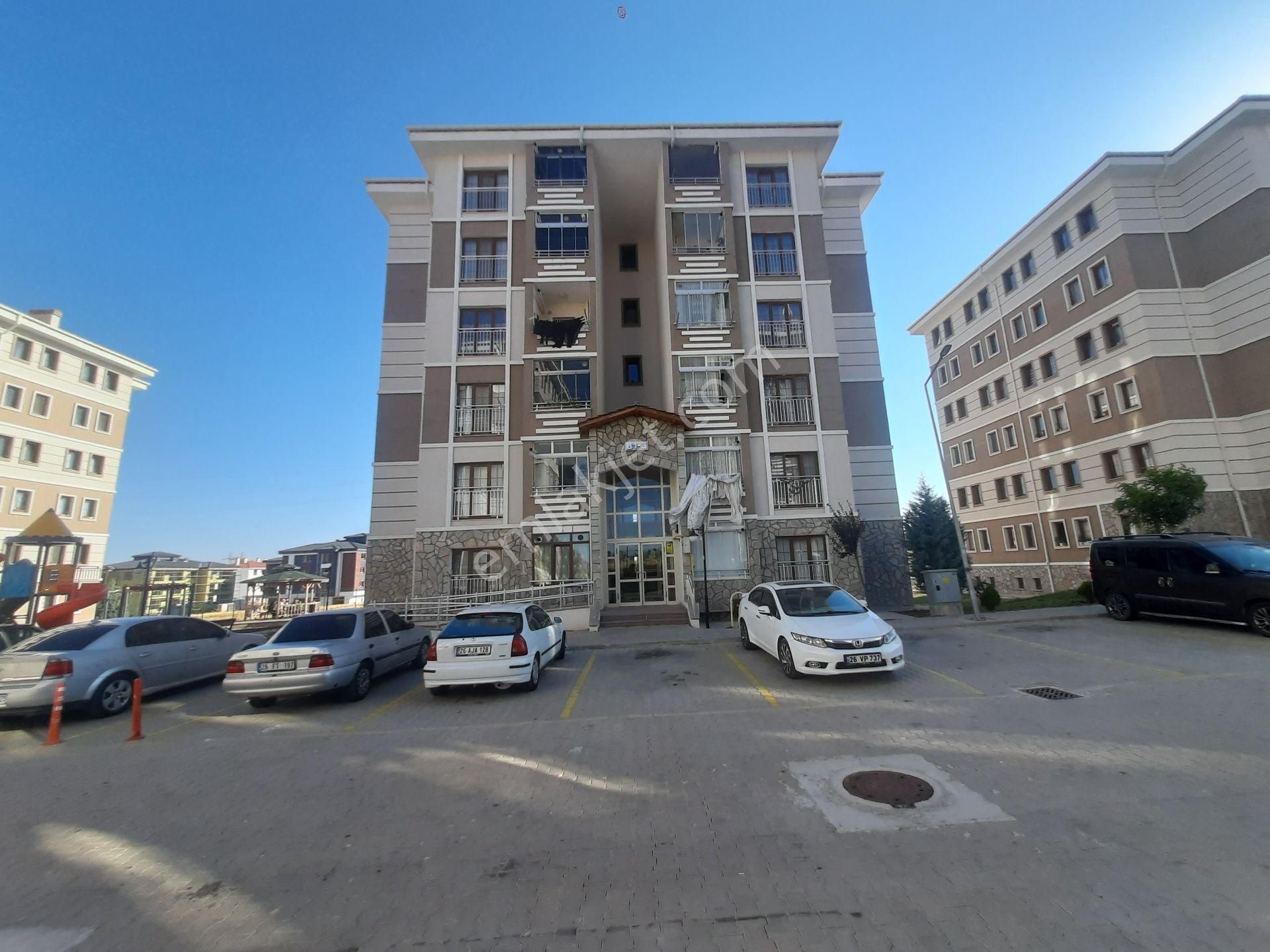 Tepebaşı Yaşamkent Satılık Daire  RW LIFE// YAŞAMKENT MH 103 M2 KD CEPHE ARA KAT 2+1 SATILIK DAİRE